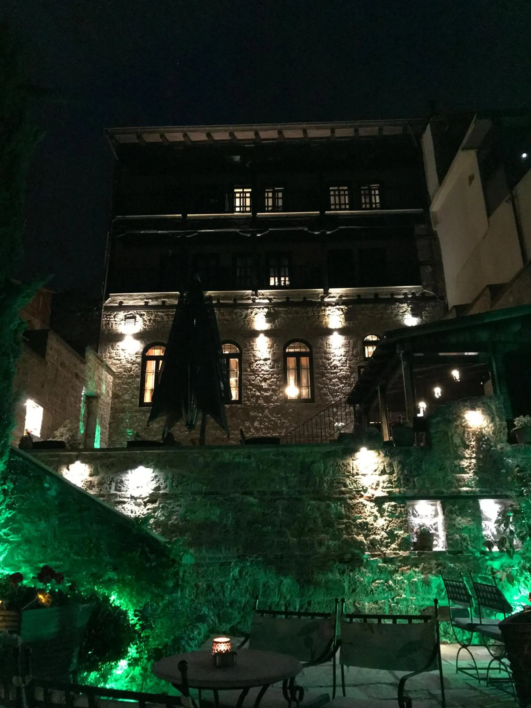 Property building in Varosi 4 Seasons