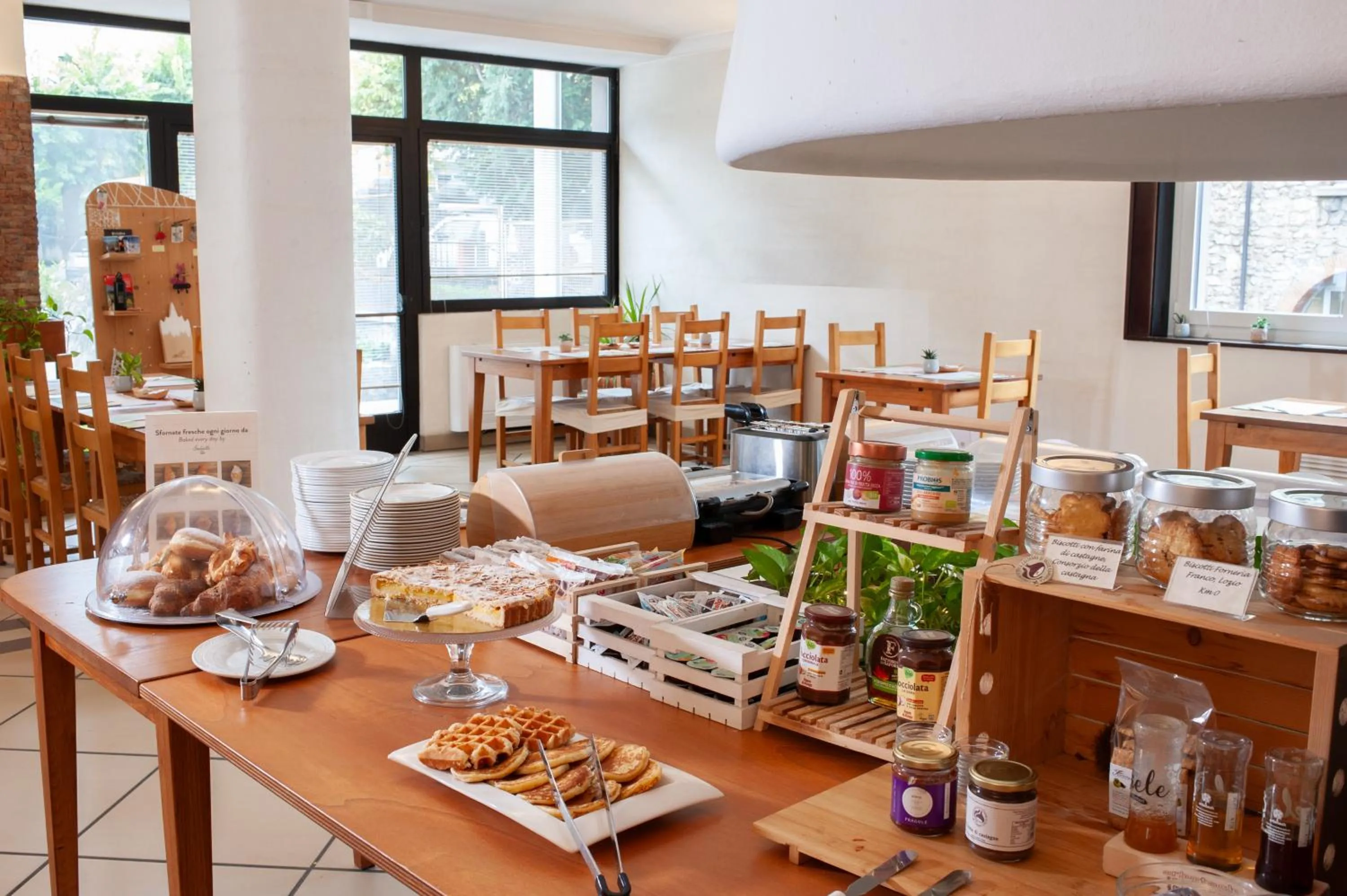 Continental breakfast in Hotel Giardino