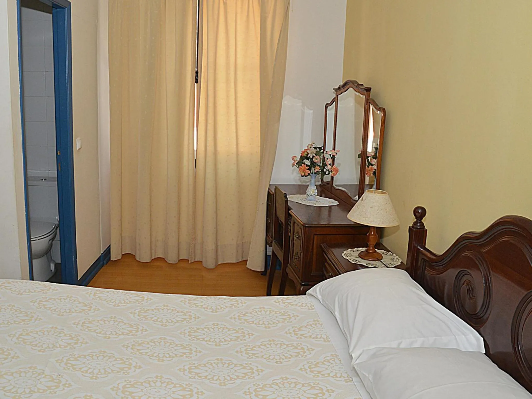 Decorative detail in Pensao Astoria