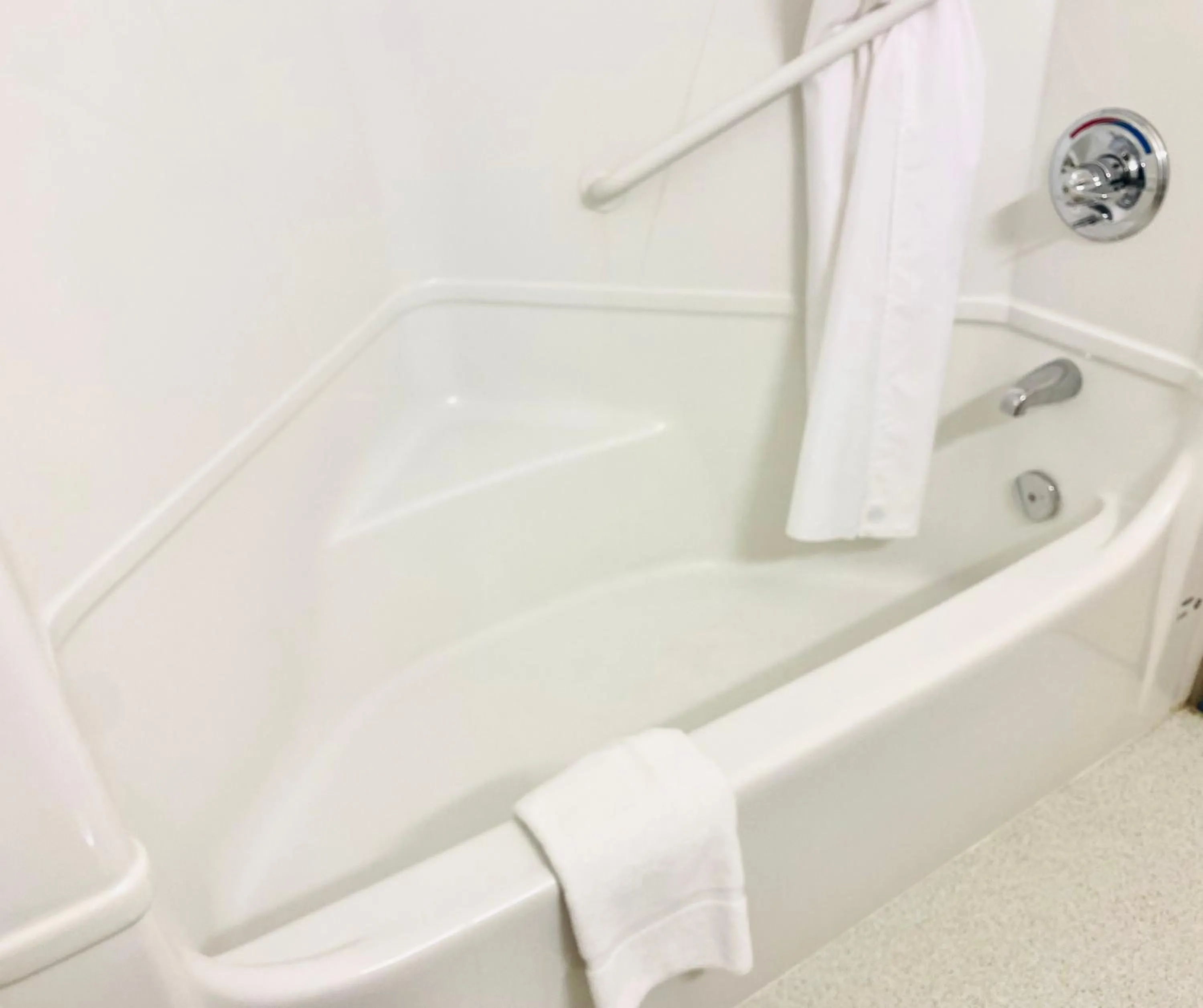 Bathroom in Motel 6-Red Deer, AB