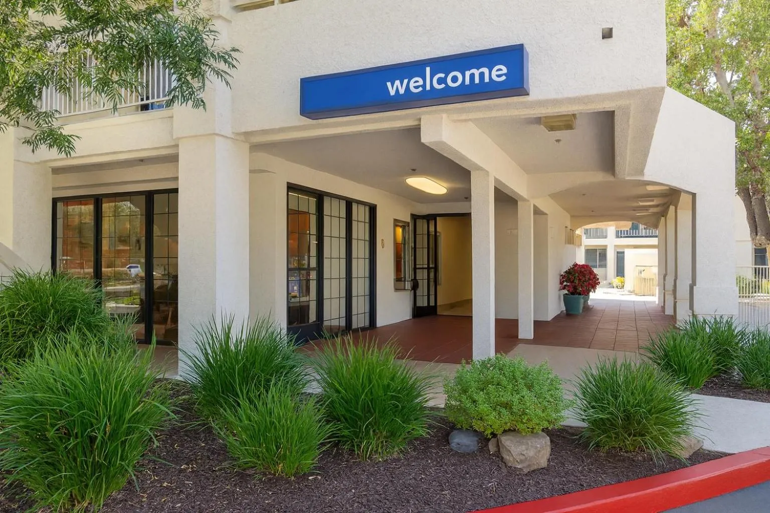 Property building in Motel 6-Thousand Oaks, CA