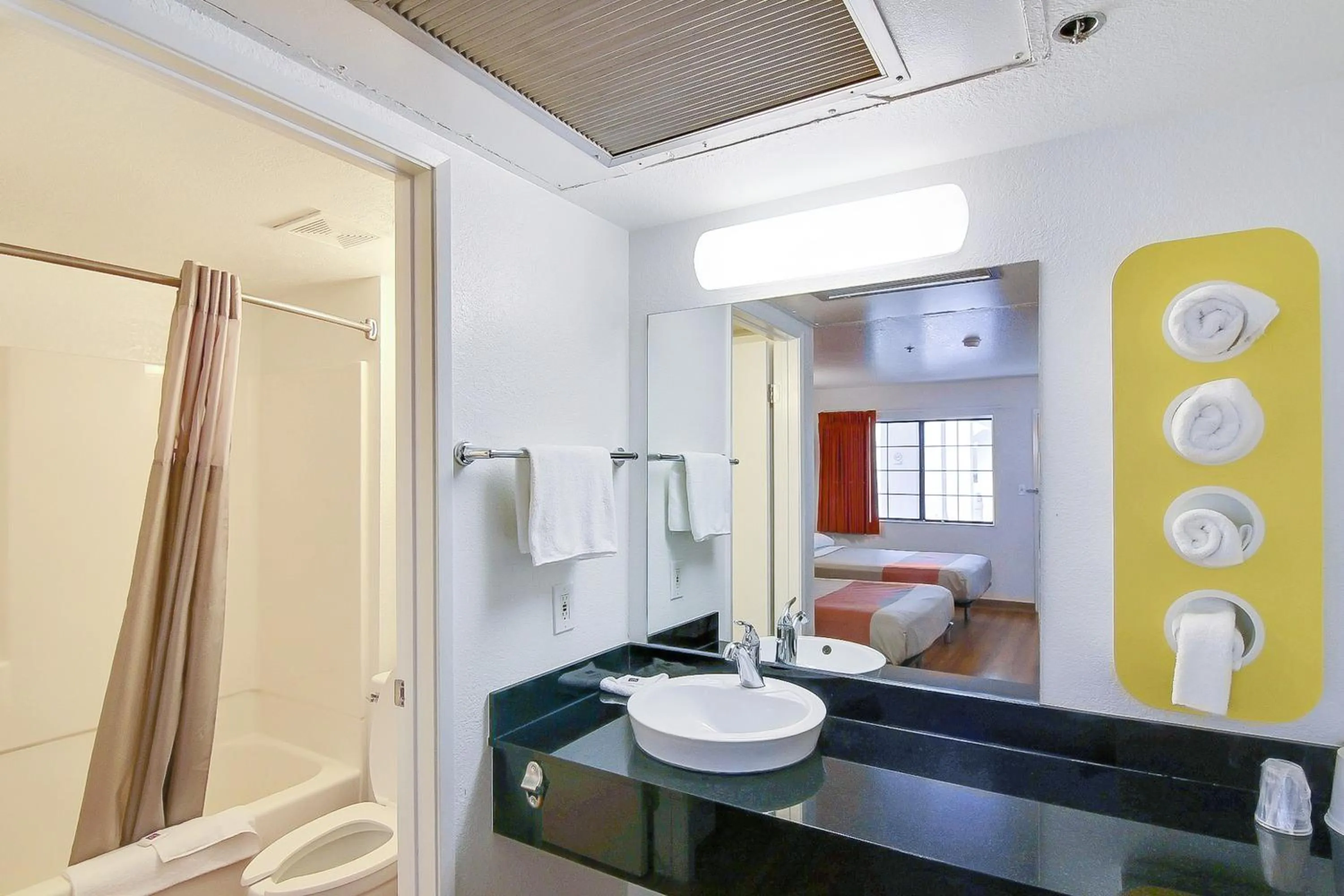 Bathroom in Motel 6-Thousand Oaks, CA