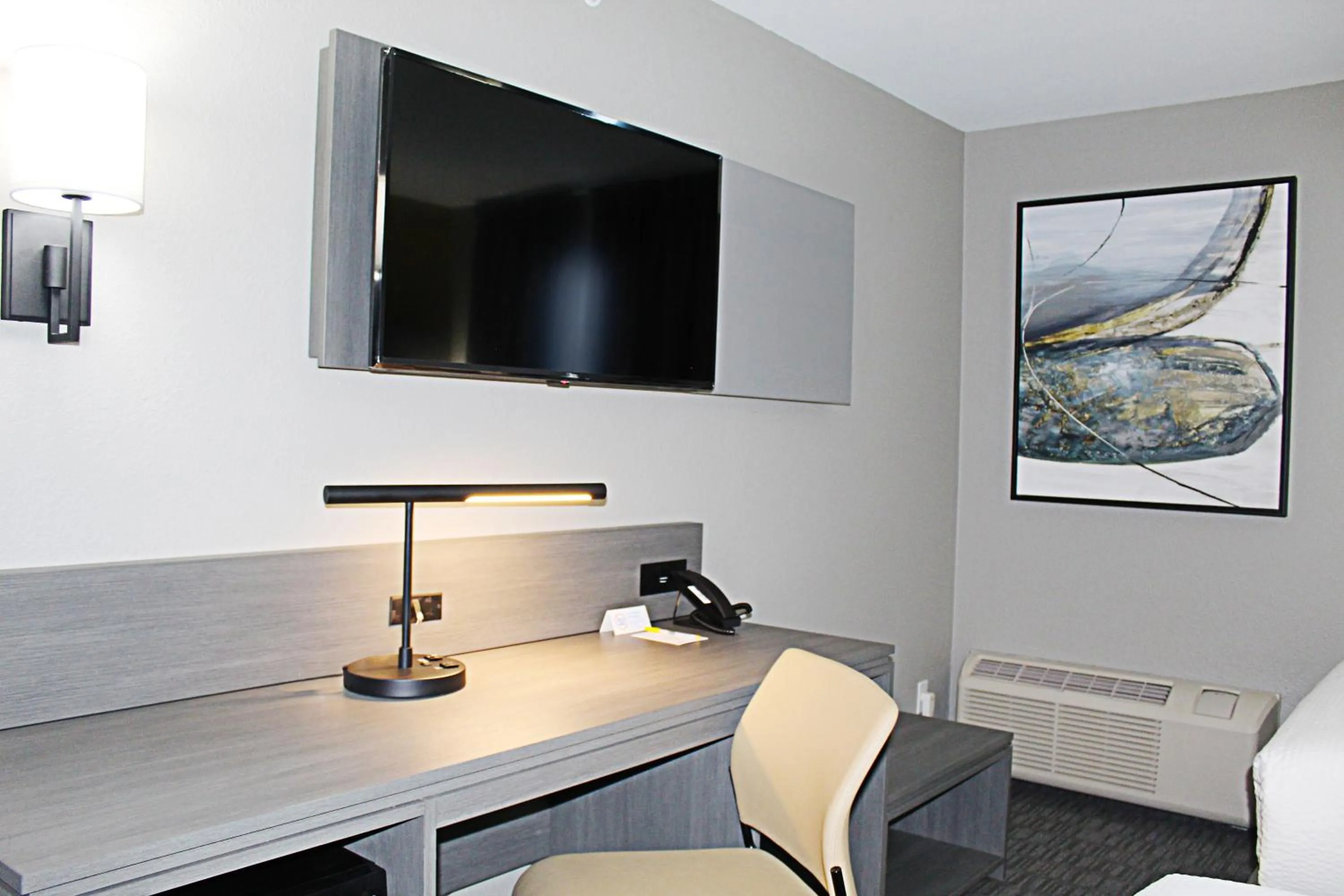 TV and multimedia, TV/Entertainment Center in Motel 6 Stony Plain, AB