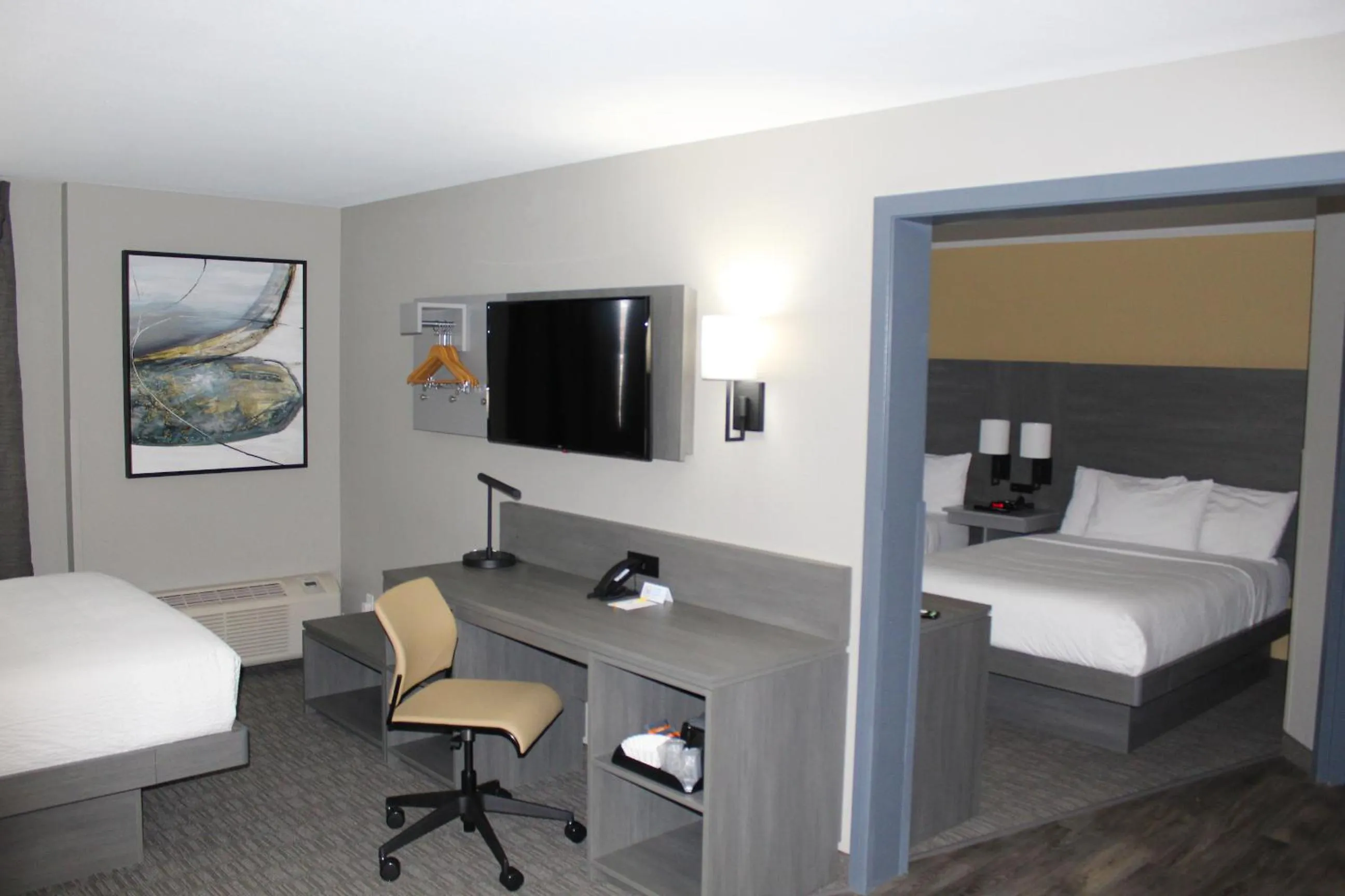 Photo of the whole room, Bed in Motel 6 Stony Plain, AB