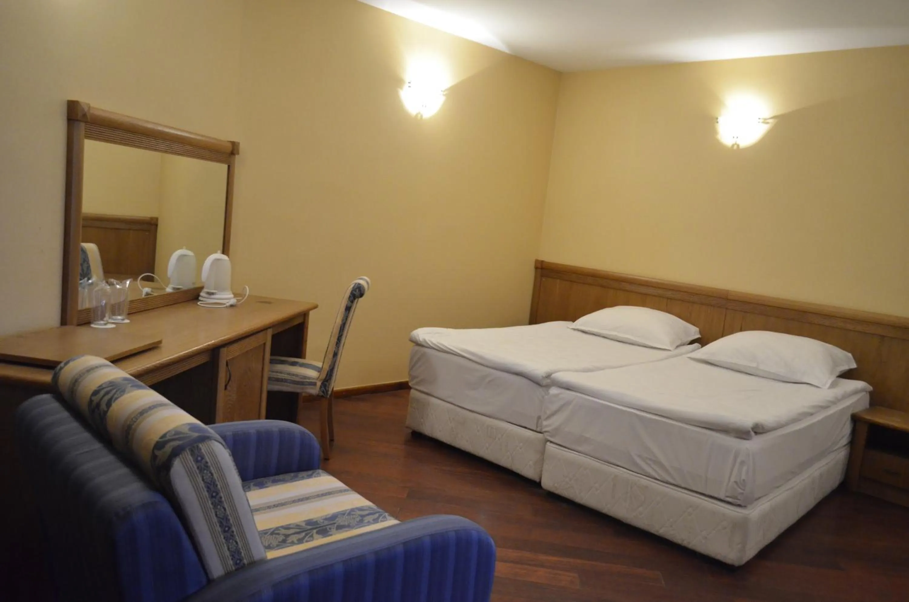 Bedroom, Bed in Bellevue Residence Apartments