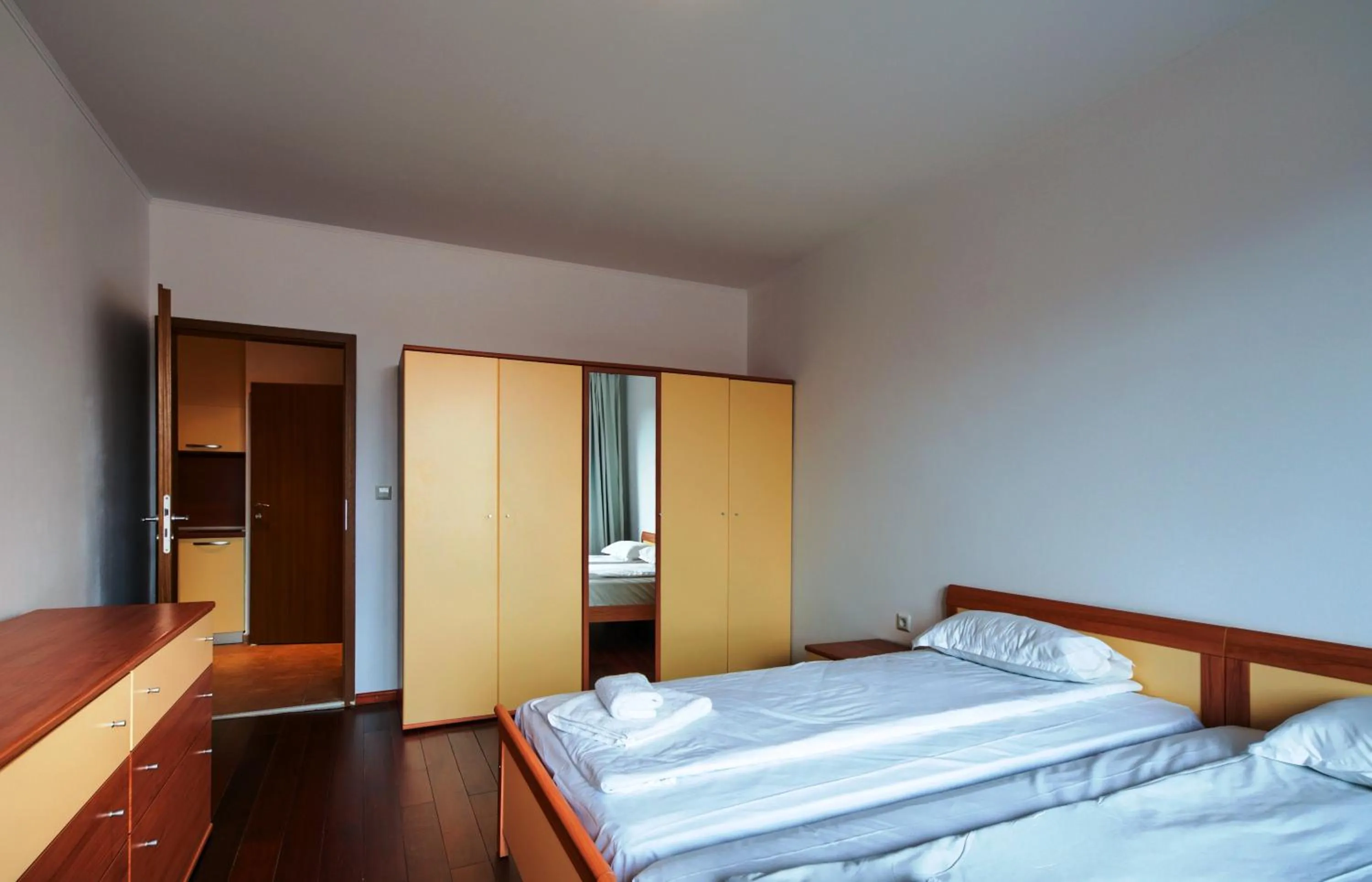 Bedroom, Bed in Bellevue Residence Apartments