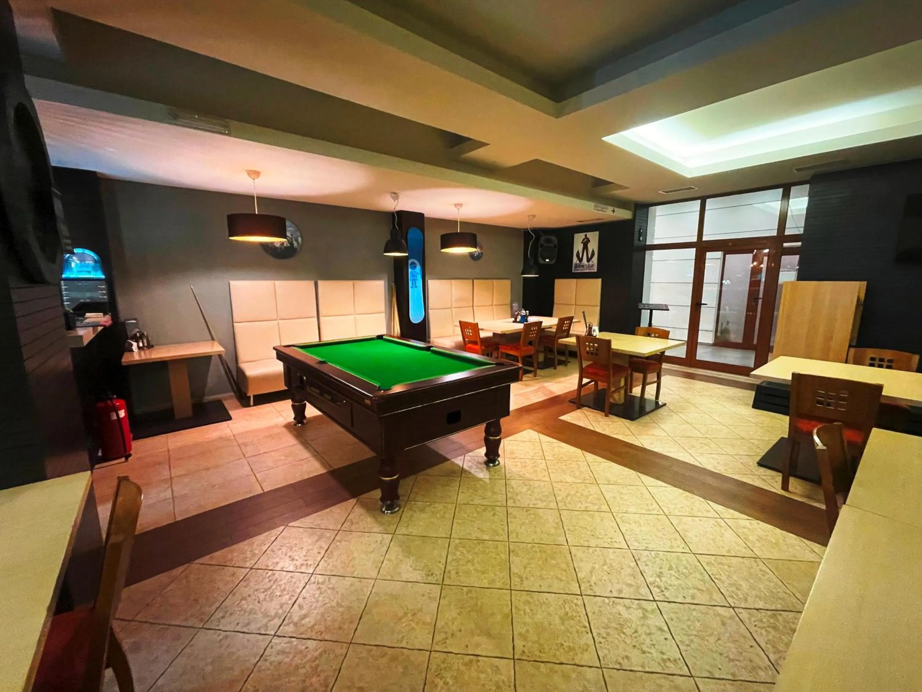 Restaurant/places to eat in Bellevue Residence Apartments