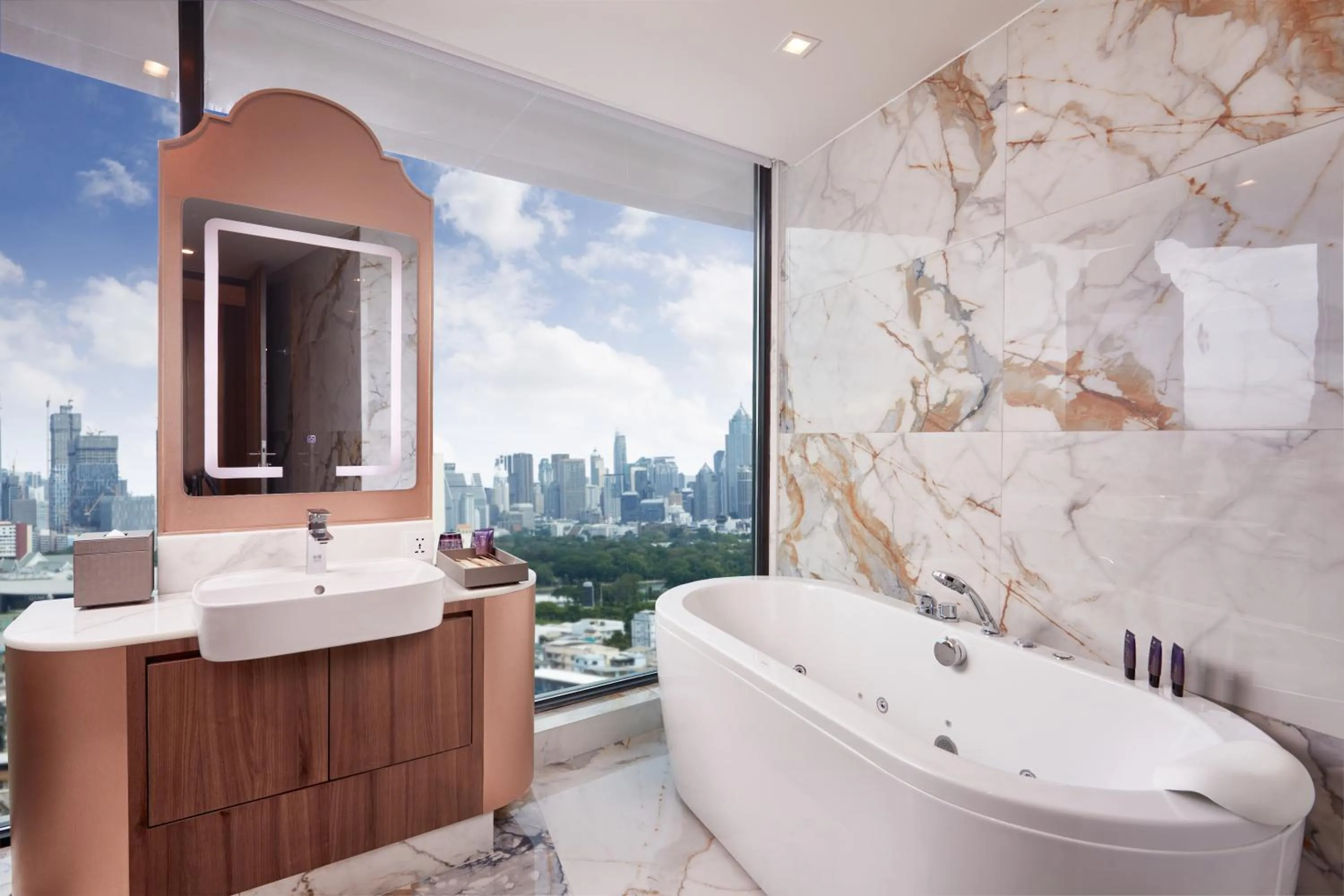 Bathroom in Valia Hotel Bangkok