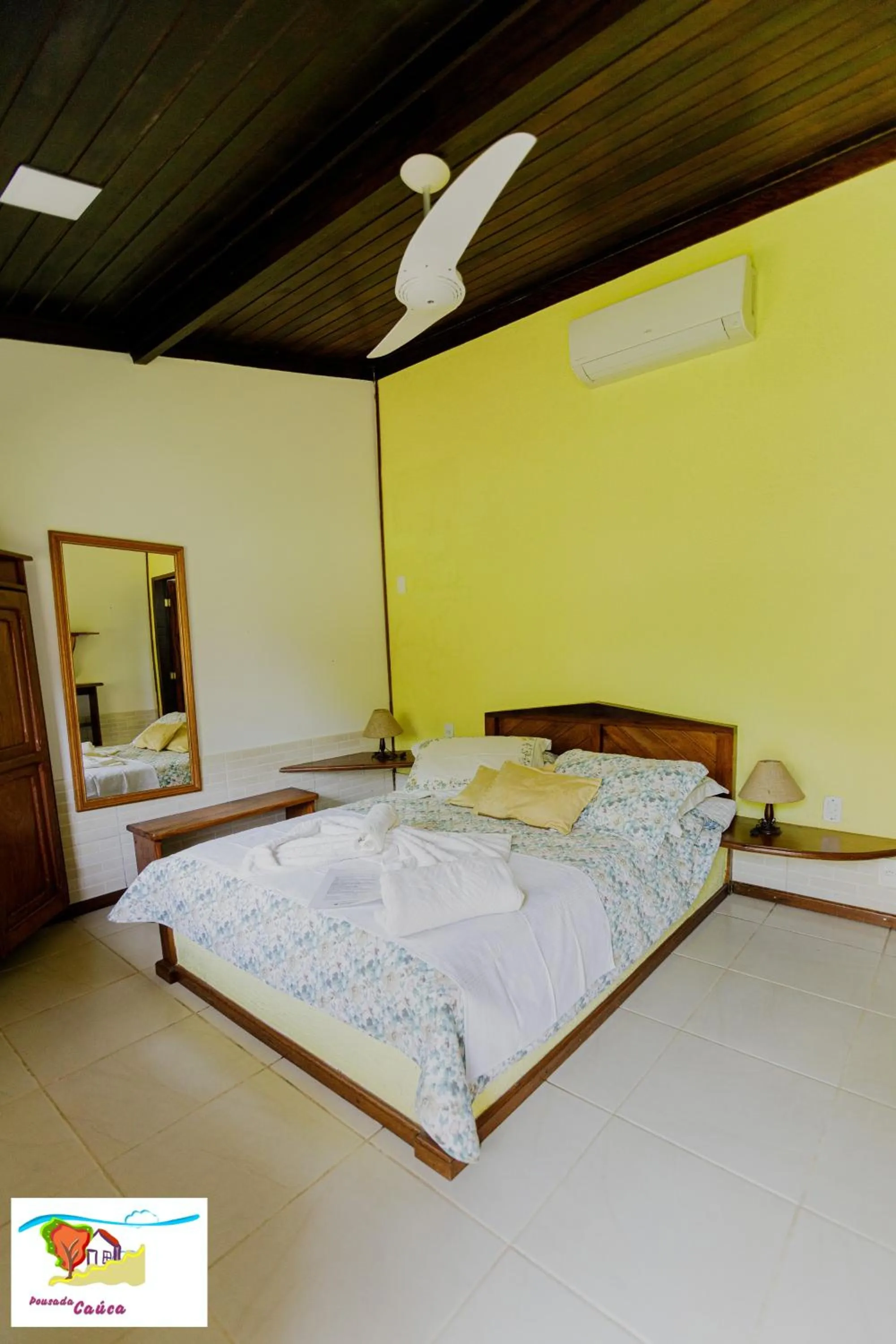 Photo of the whole room, Bed in Pousada Caúca