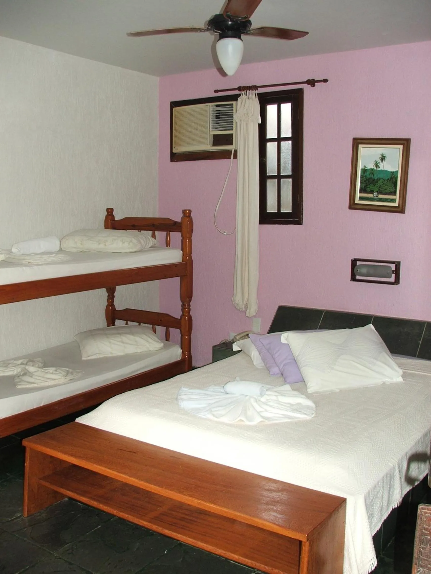 Photo of the whole room, Bed in Pousada Caúca