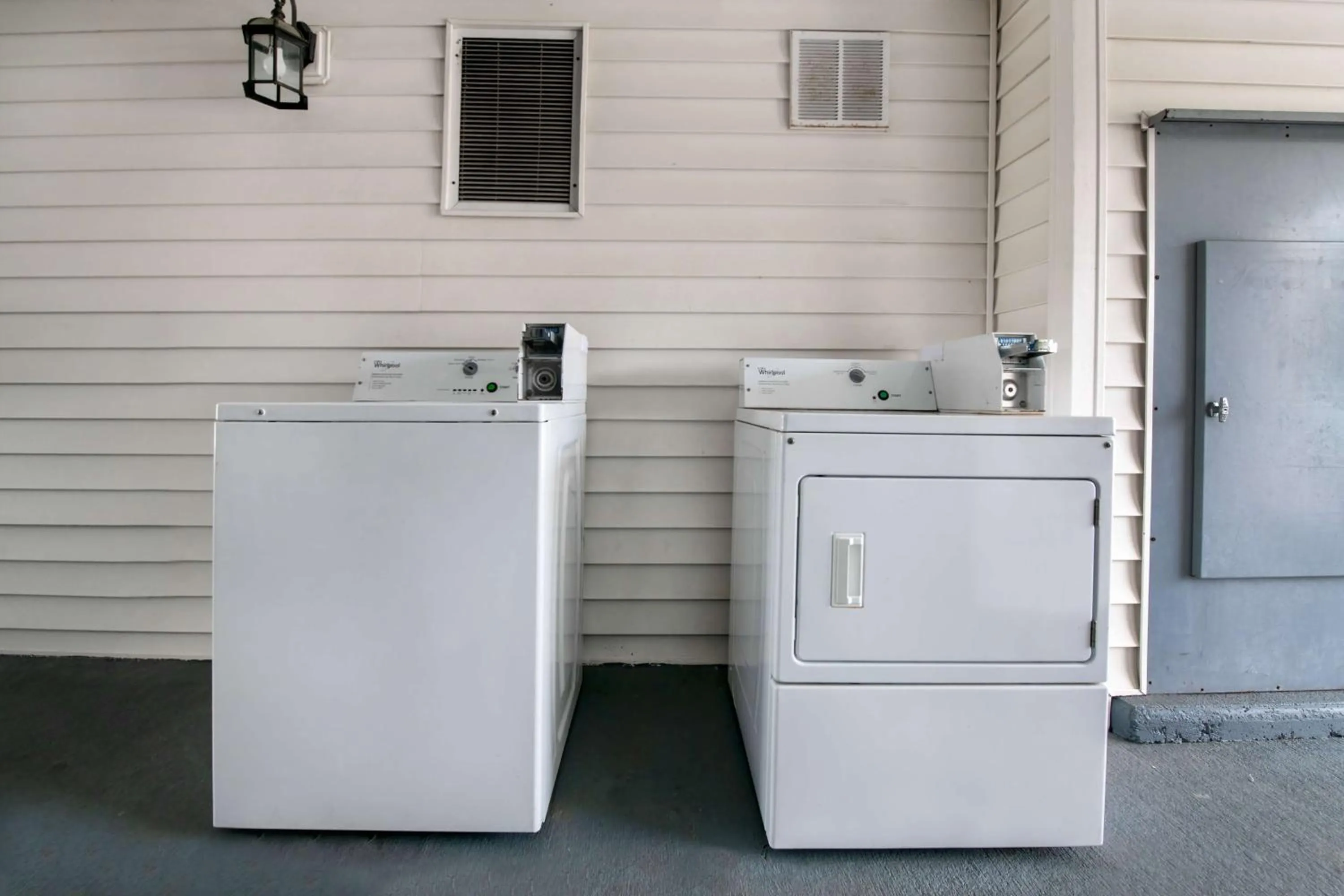 washing machine in Motel 6 Macon, GA I 475