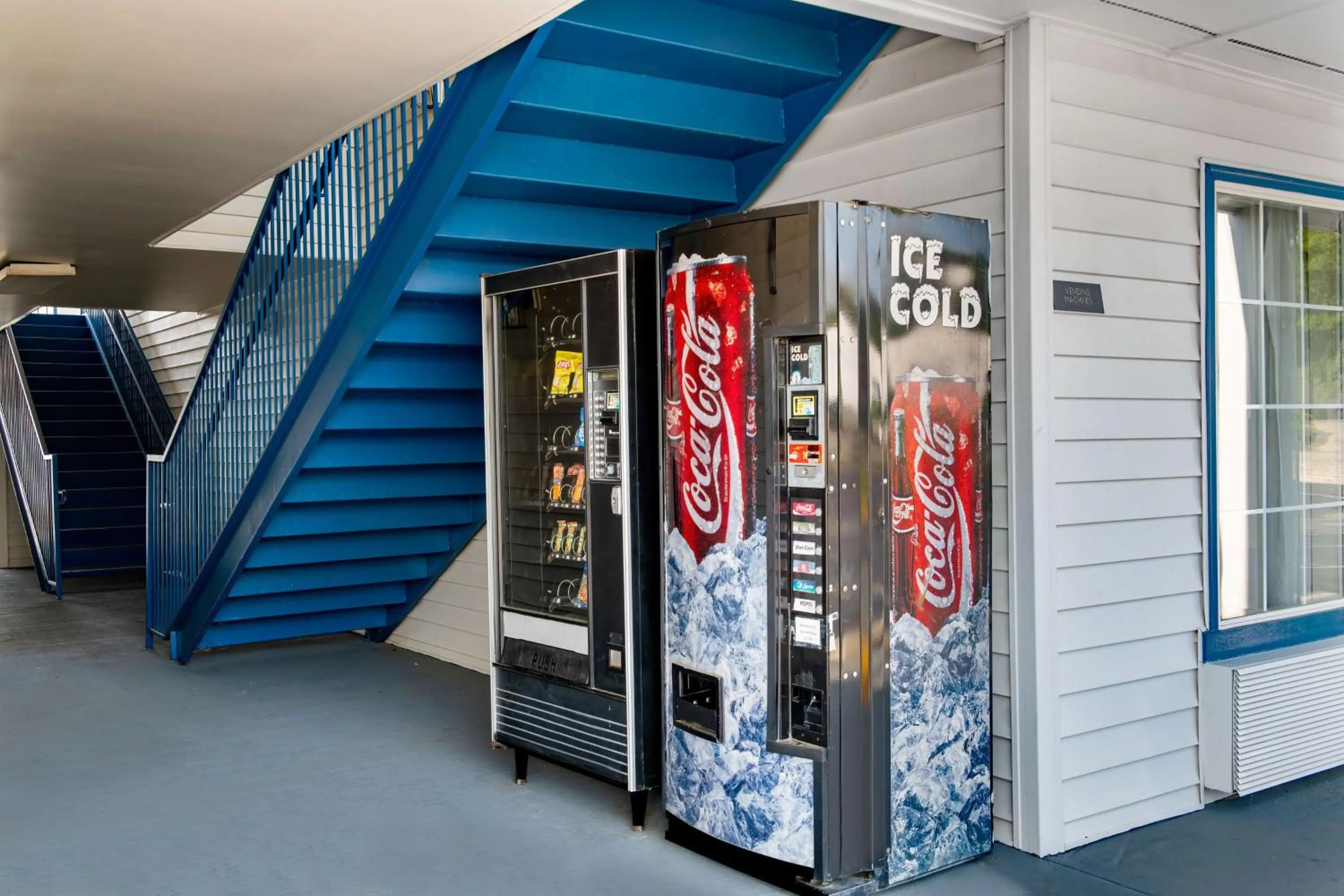 Property building in Motel 6 Macon, GA I 475