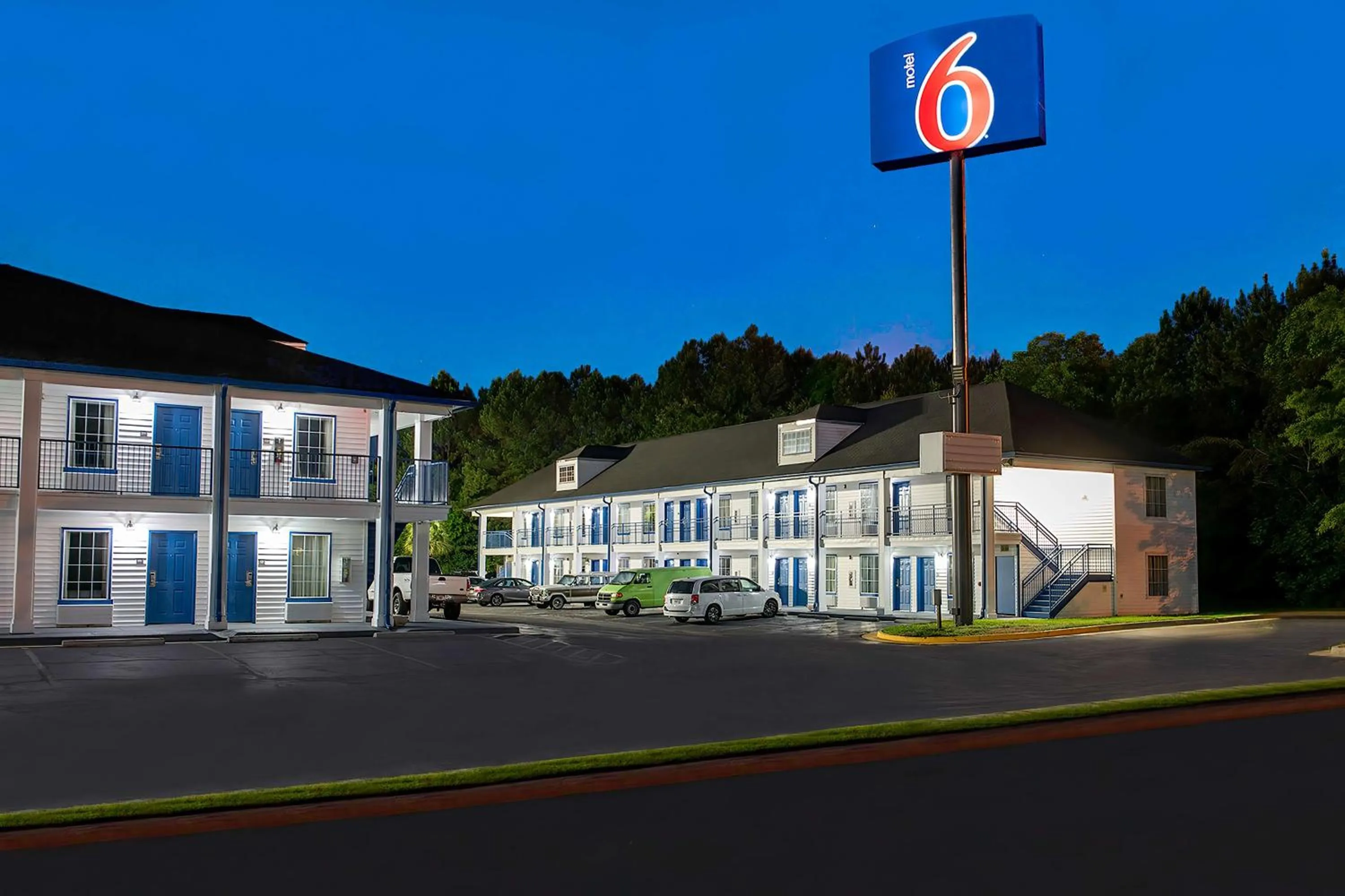 Property building in Motel 6 Macon, GA I 475