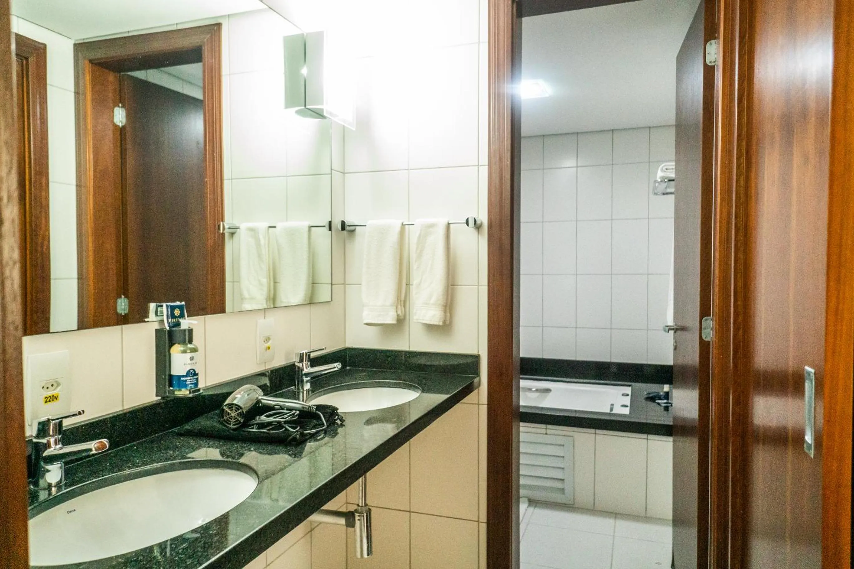 Bathroom in Firenze Business Hotel