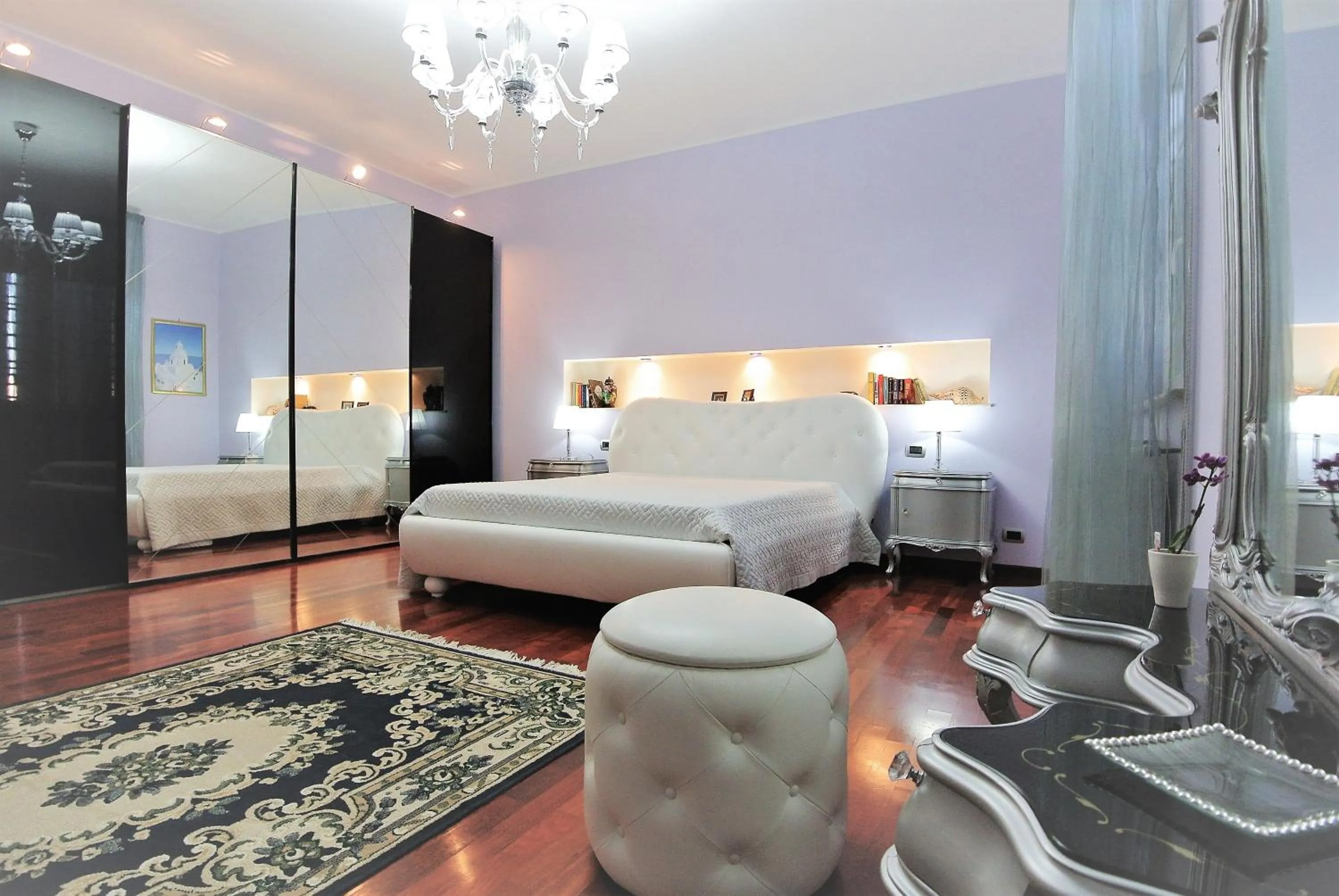 Photo of the whole room, Bed in HB Le suites del Giardino