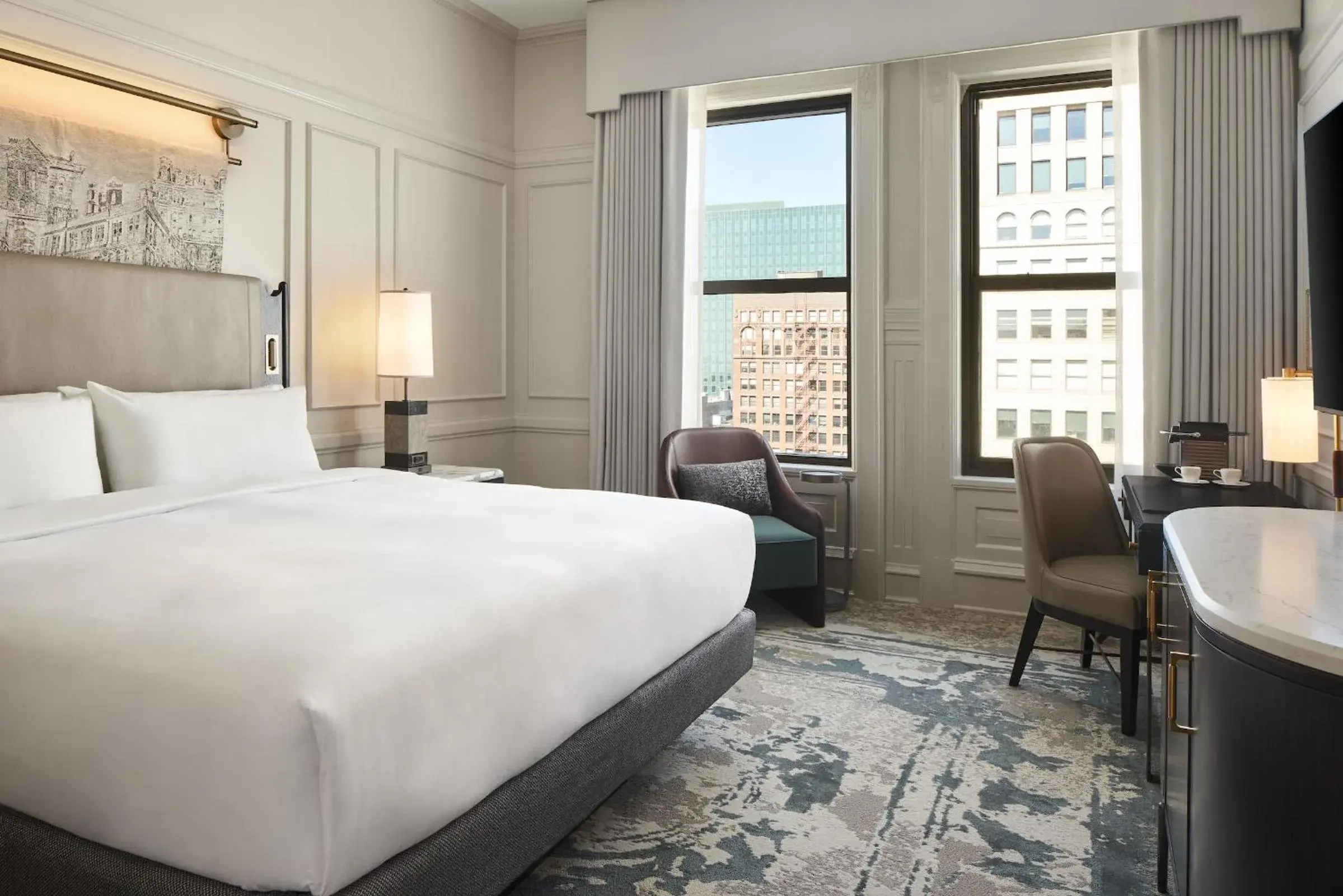 King Room in The Pfister Hotel King Room in The Pfister Hotel