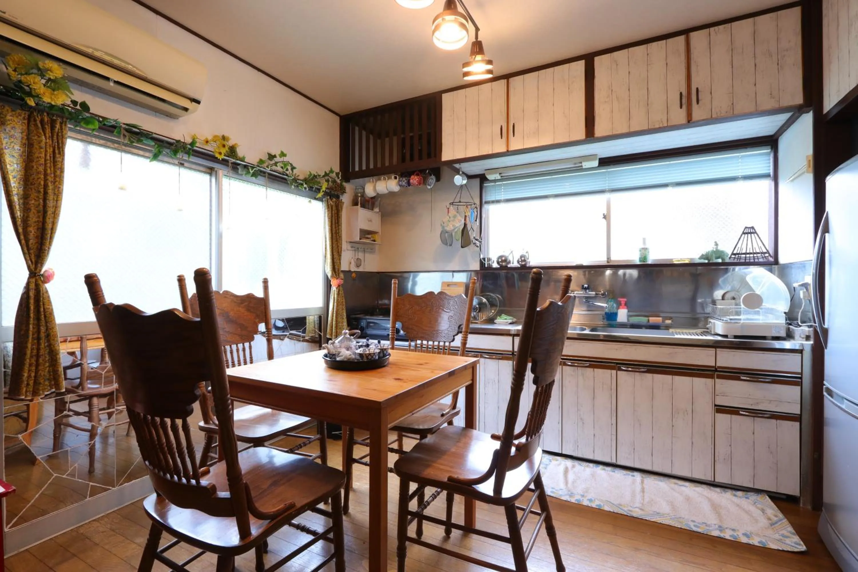 Kitchen or kitchenette in Shanti House Sakaiminato