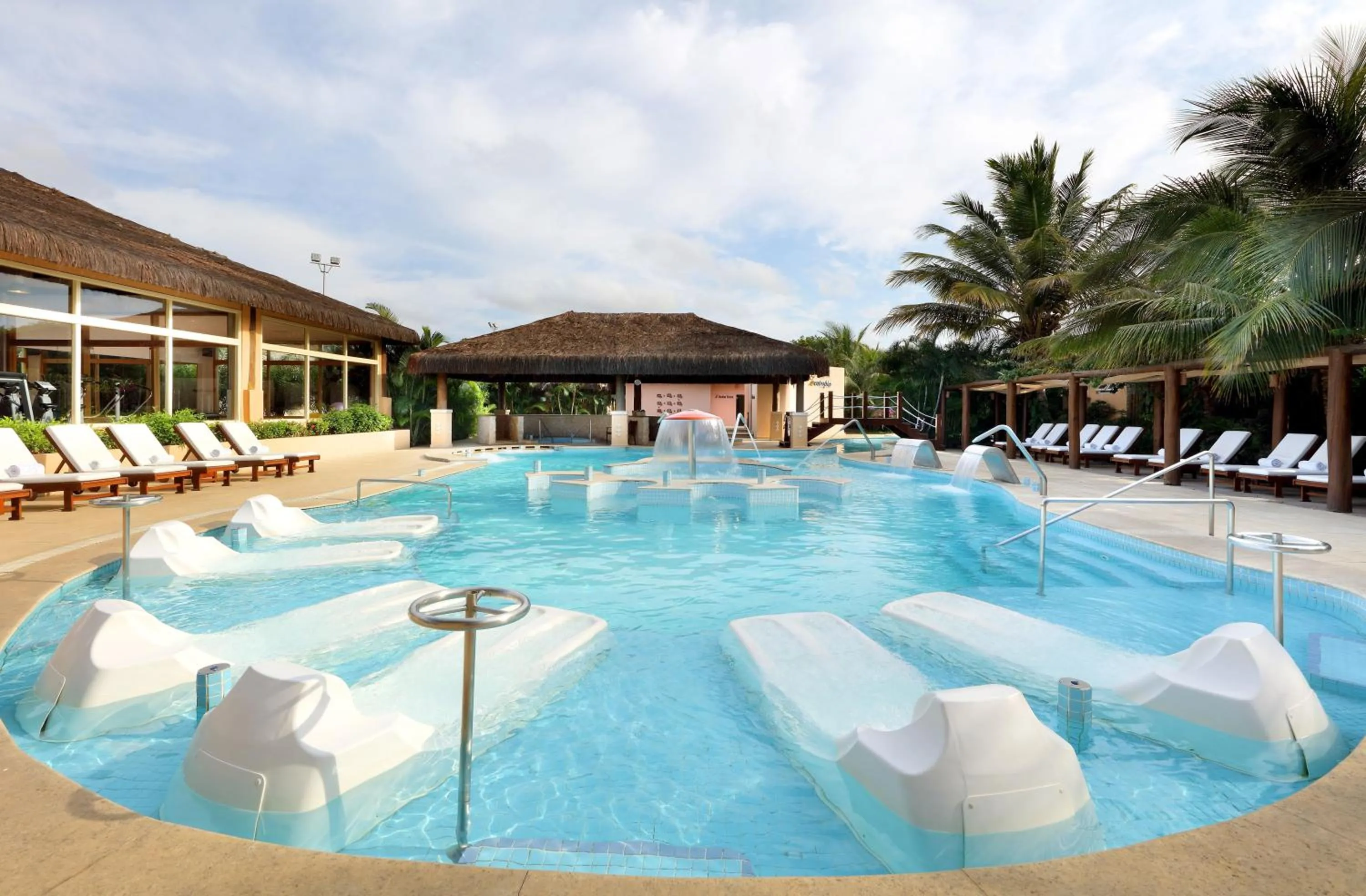 Swimming pool in Grand Palladium Imbassaí Resort & Spa - All Inclusive