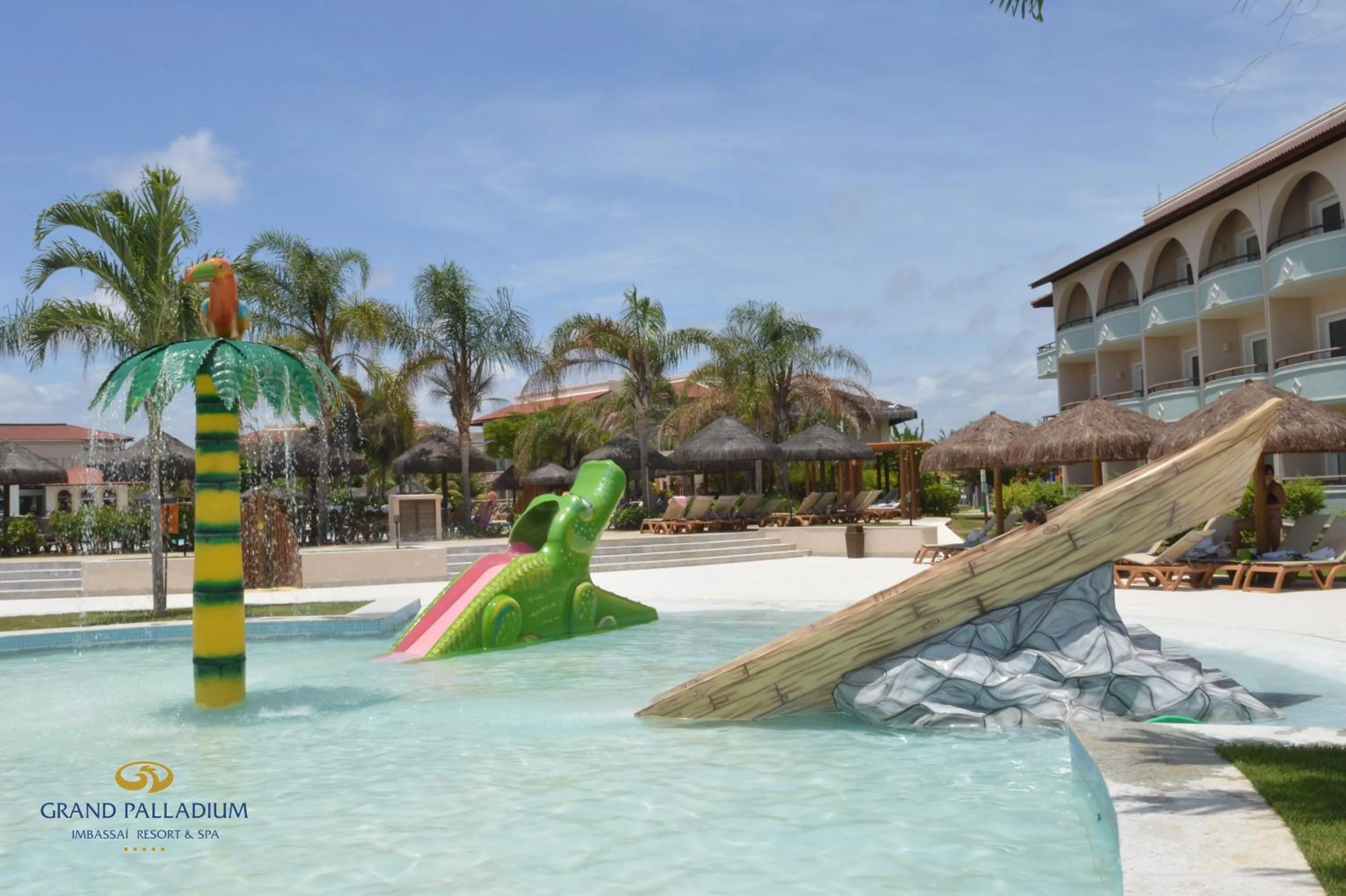 Swimming pool in Grand Palladium Imbassaí Resort & Spa - All Inclusive