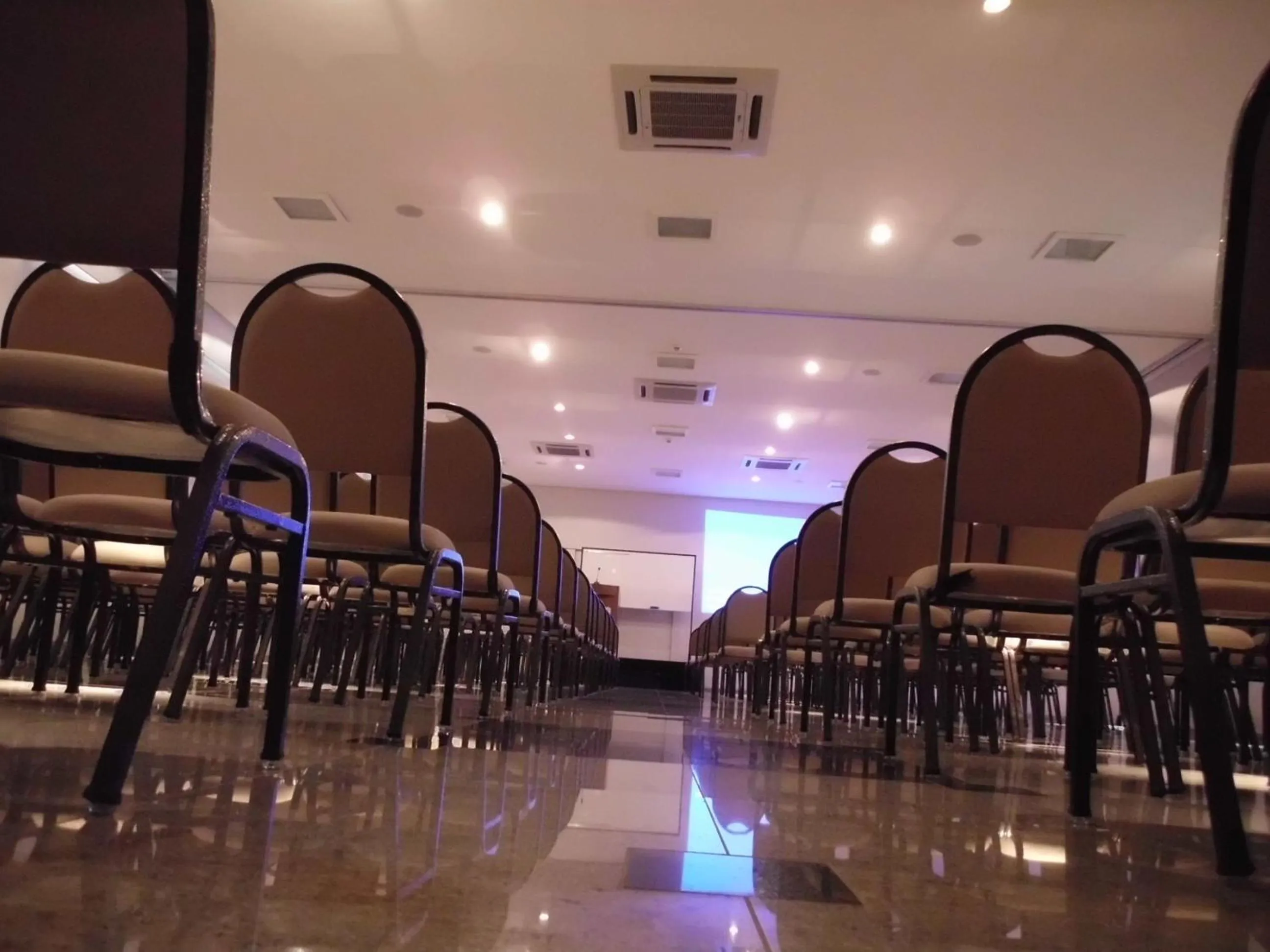 Business facilities in Locanda Hotel