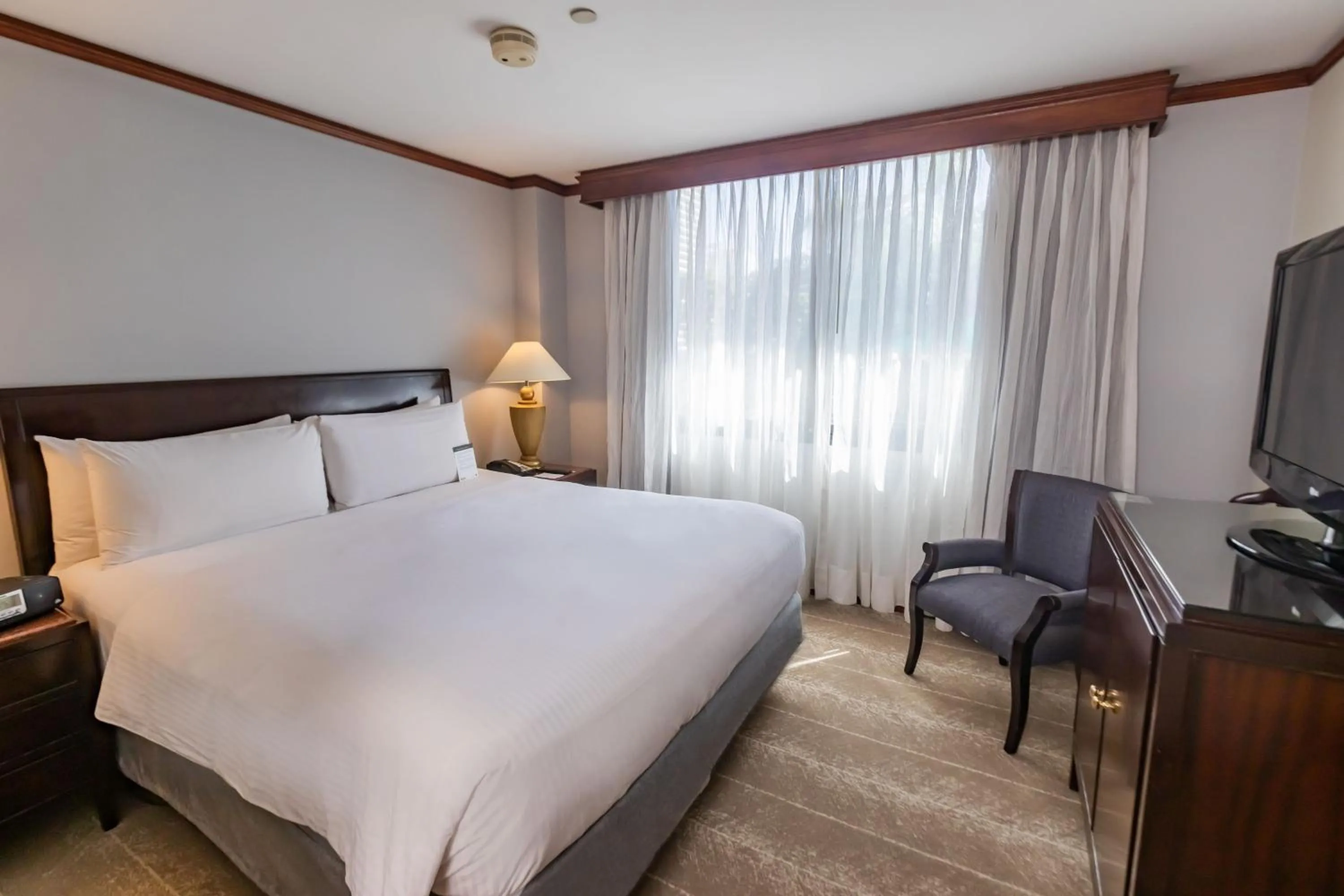 Photo of the whole room, Bed in JW Marriott Caracas