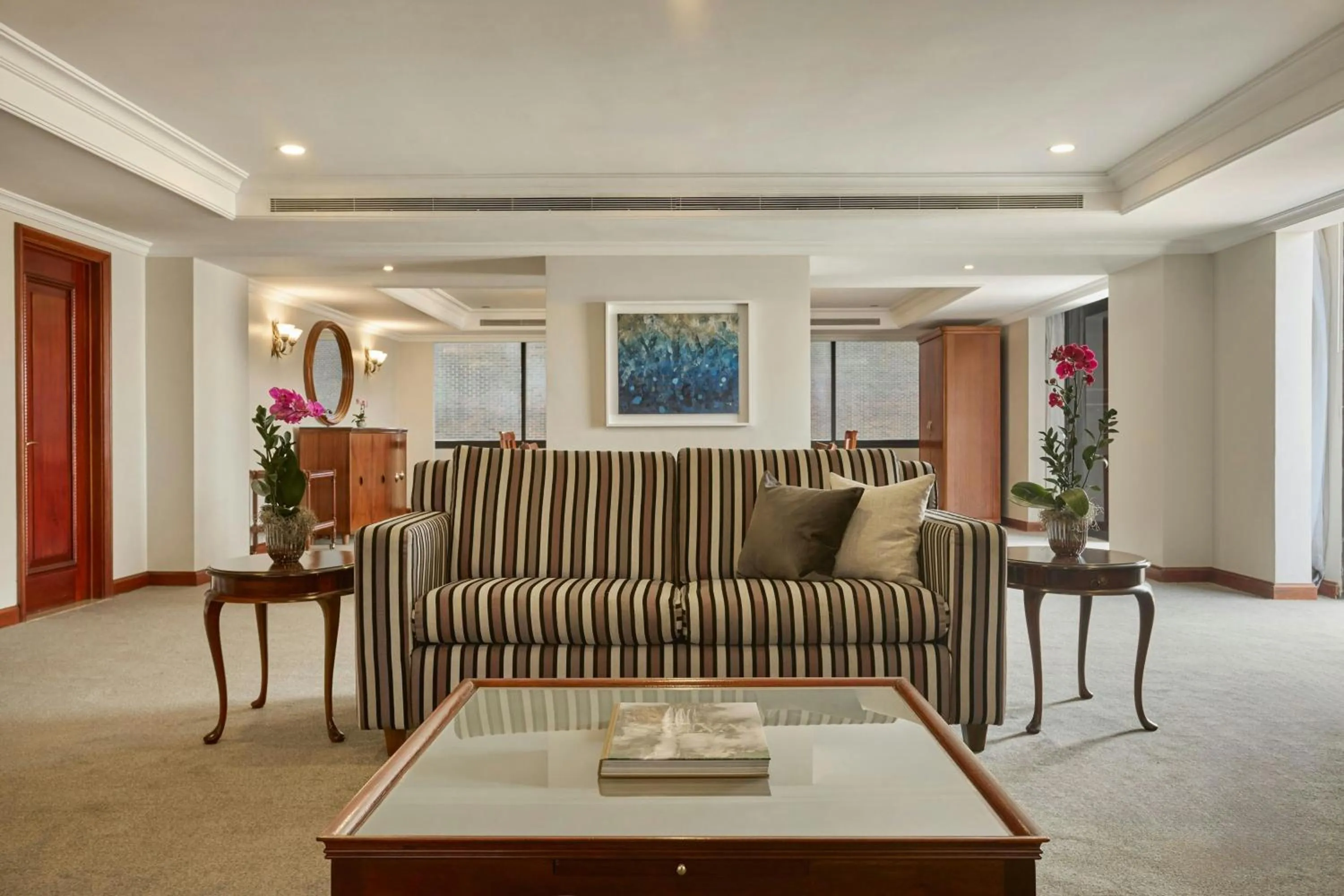 Living room in JW Marriott Caracas