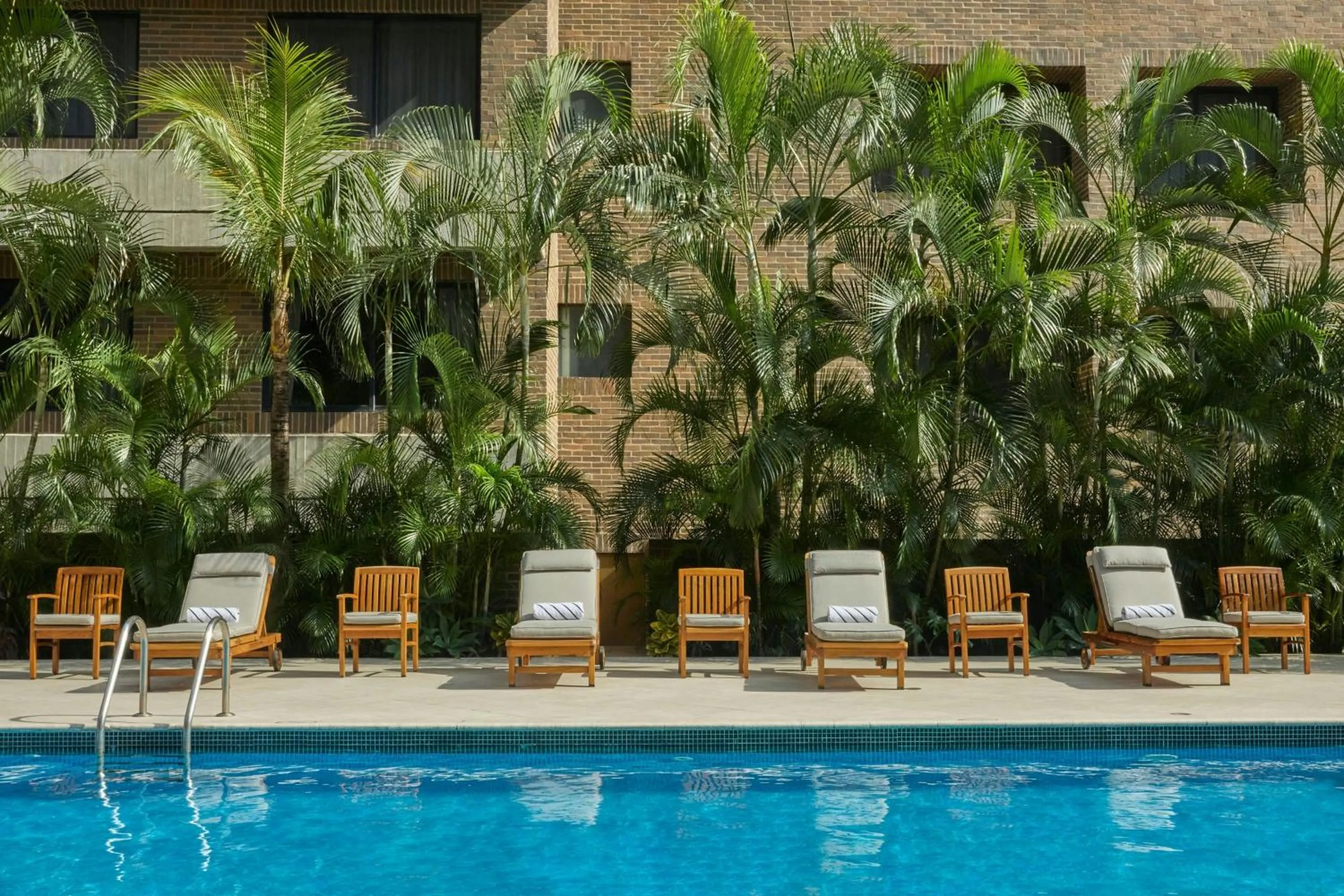 Swimming pool in JW Marriott Caracas