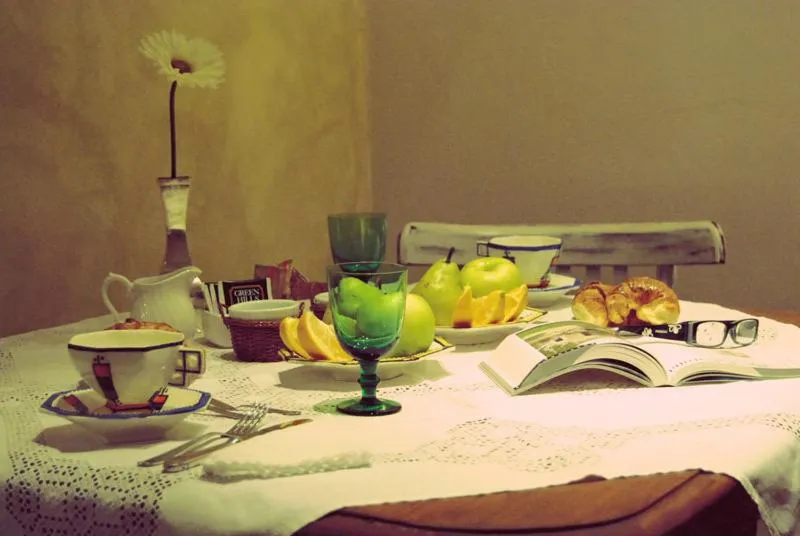 Restaurant/places to eat in La Rozada Suites