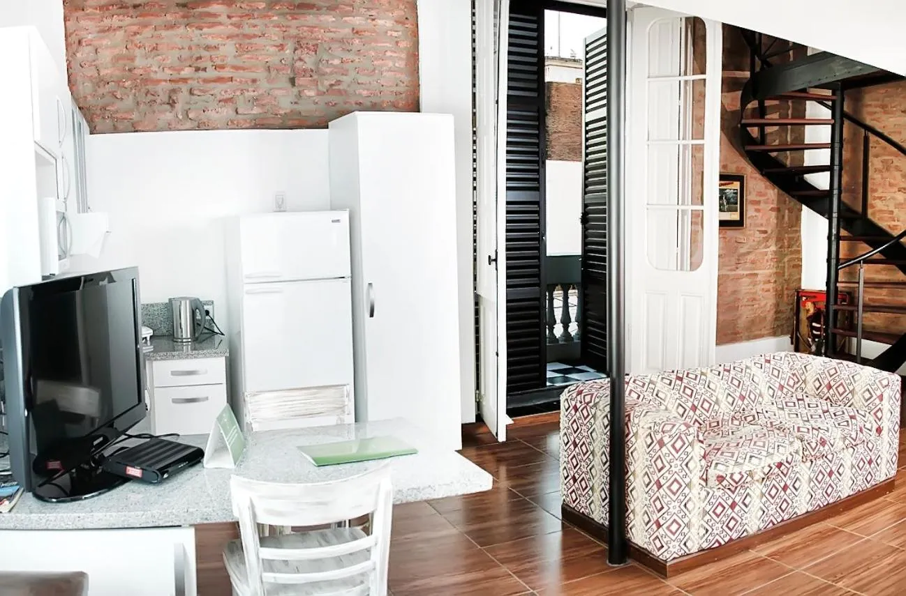 Dining area in La Rozada Suites
