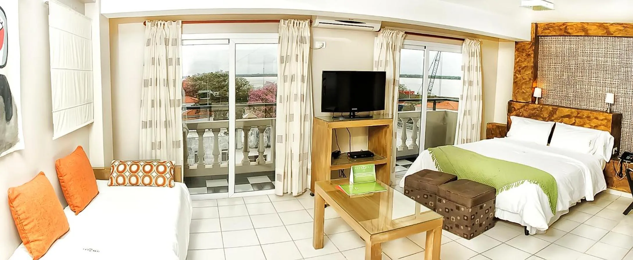 Bed in La Rozada Suites