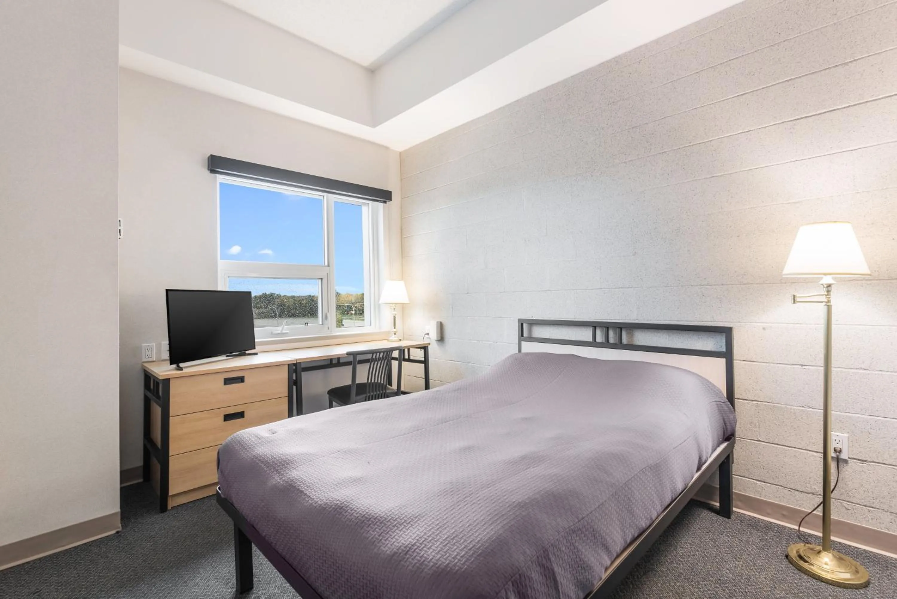 Bedroom, Bed in Residence & Conference Centre - Hamilton