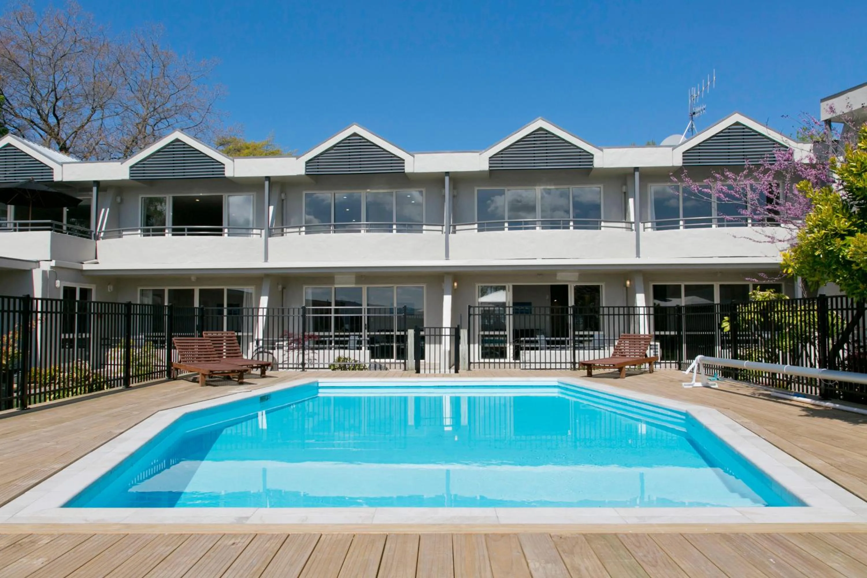 Swimming pool in Anchorage Resort Taupo NZ