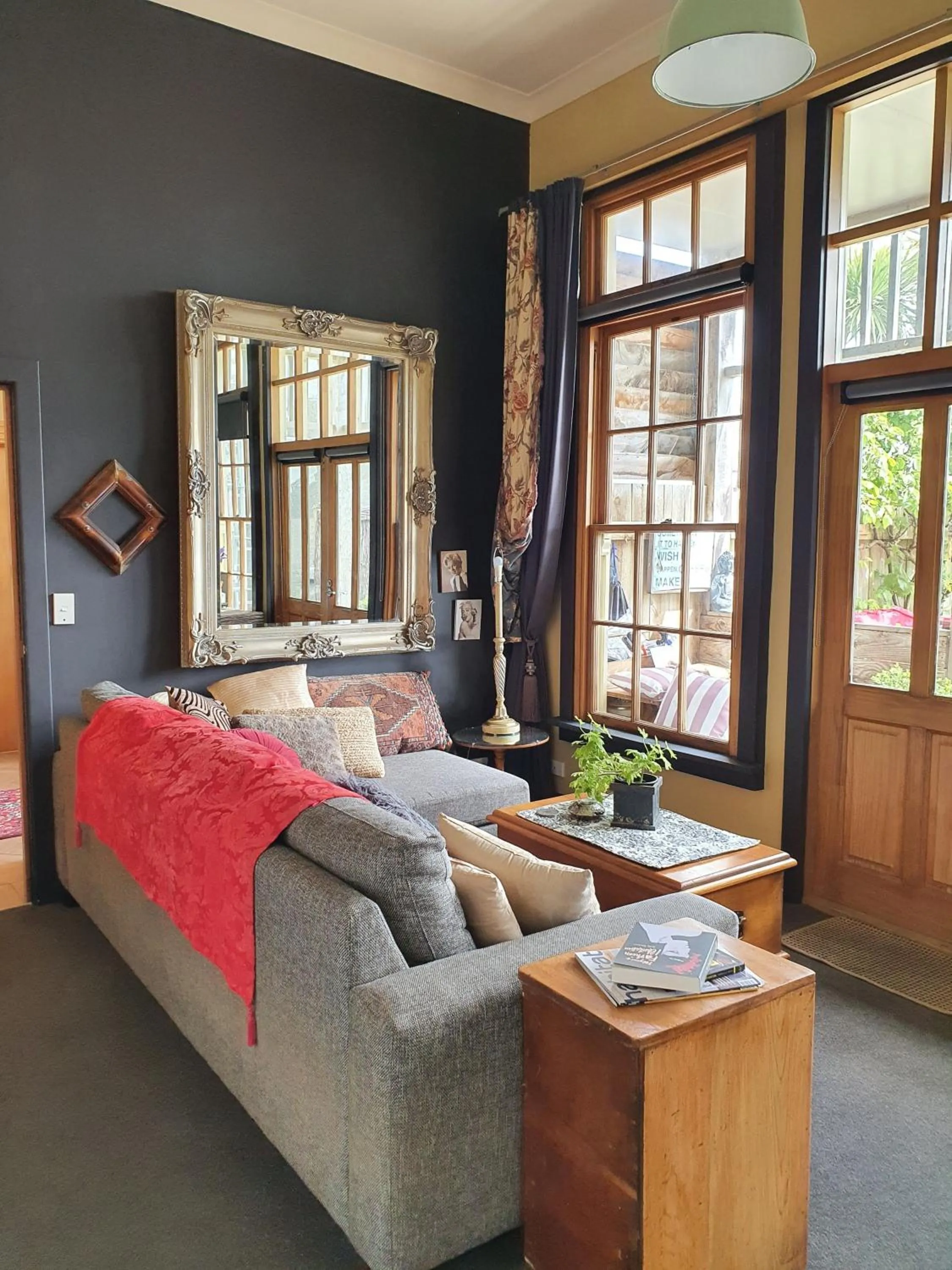 Living room in La Riviera Guesthouse