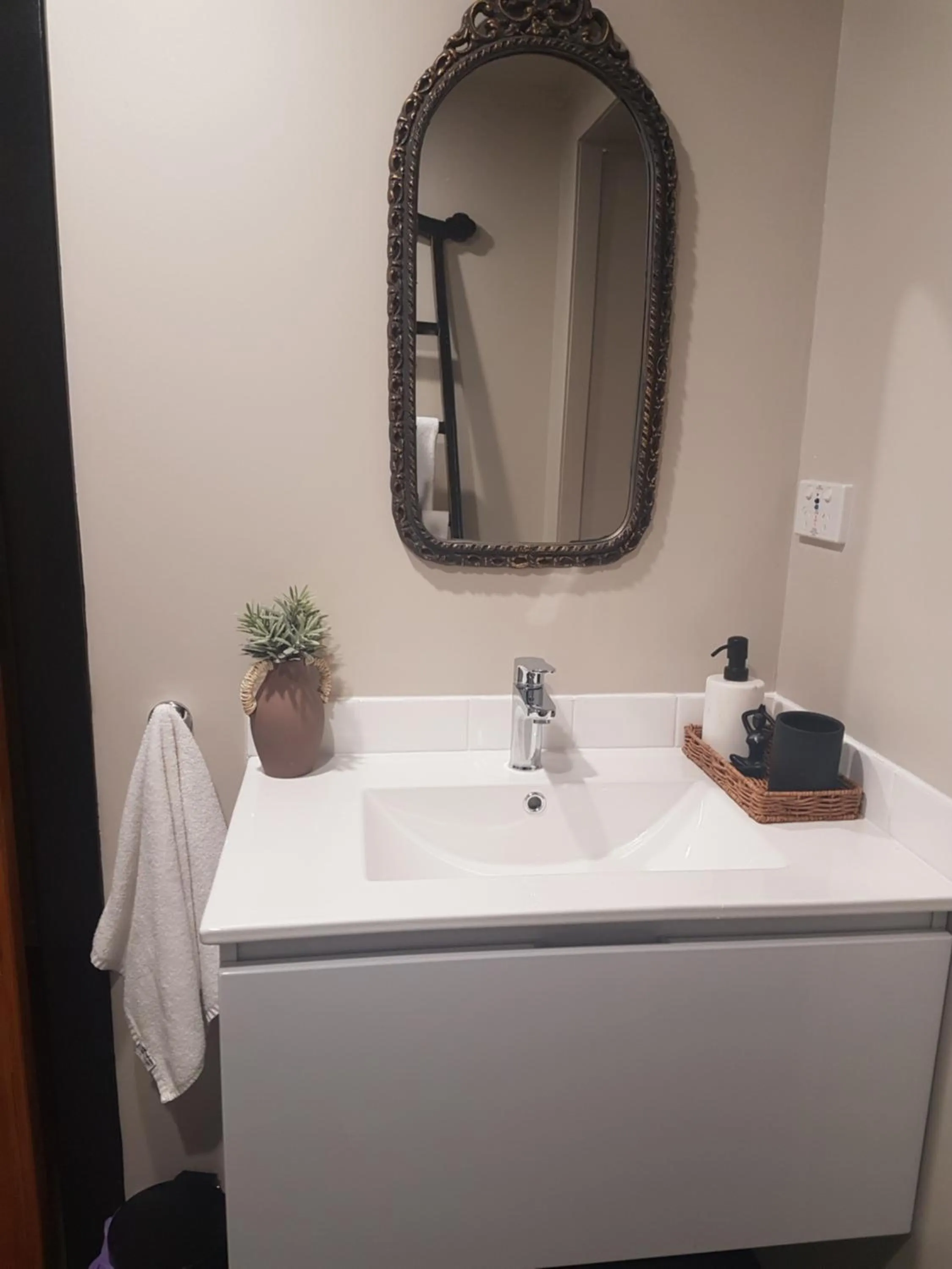 Bathroom in La Riviera Guesthouse