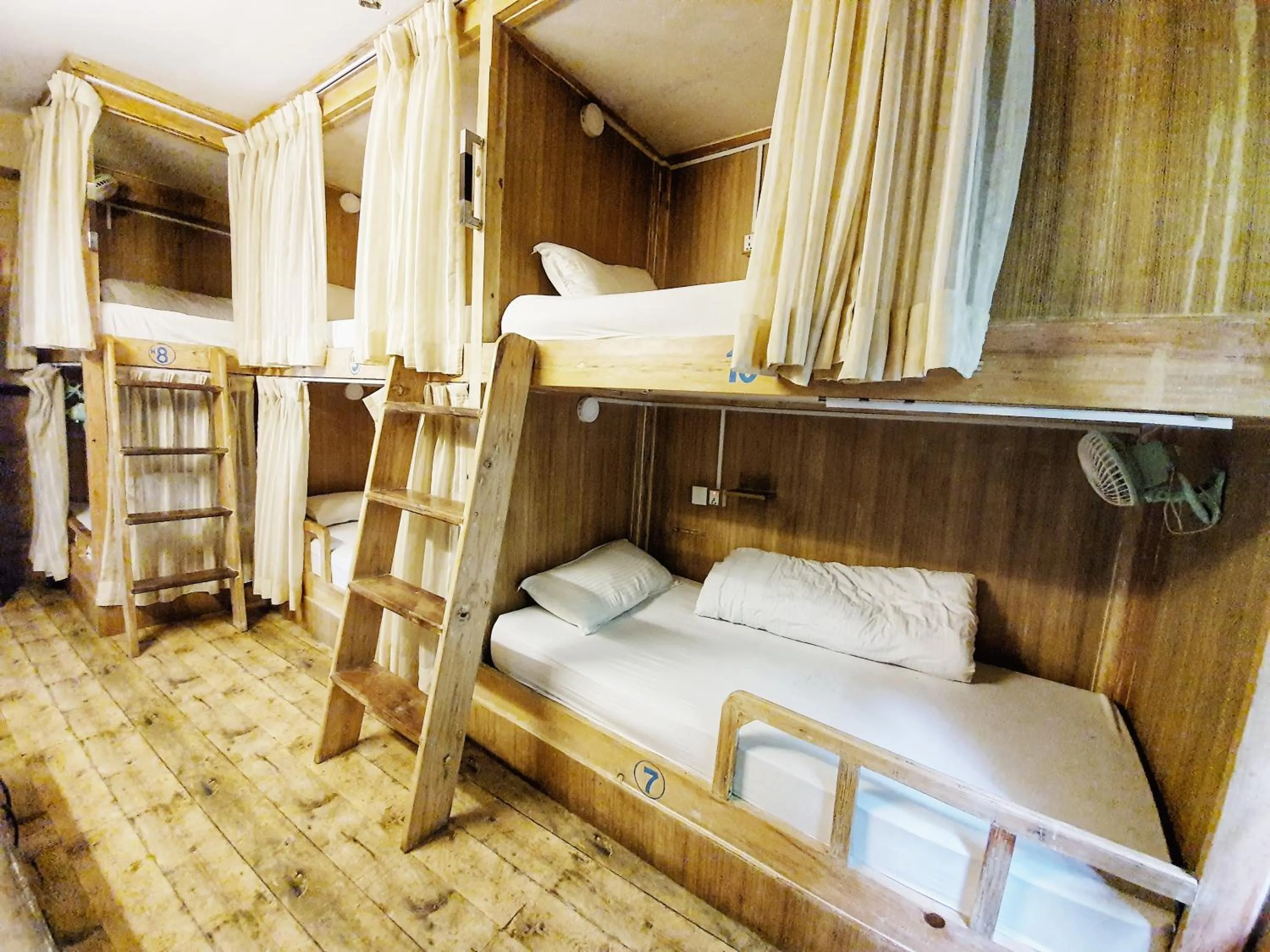 bunk bed, Bed in Hotel Forest Lake Backpackers' Hostel