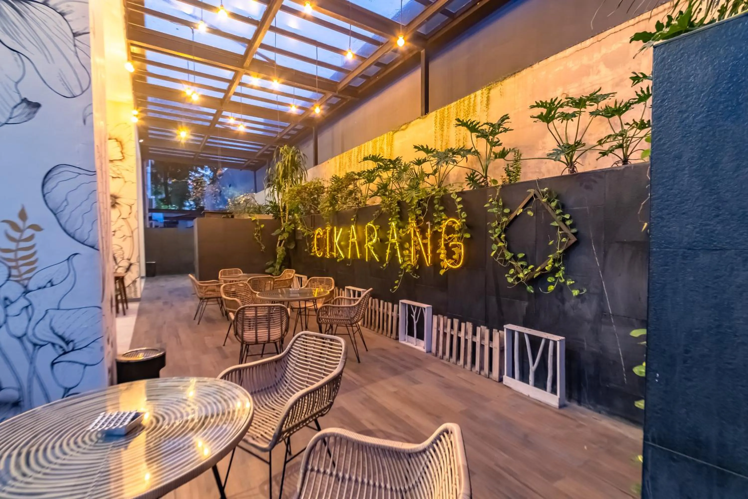 Restaurant/places to eat in Hotel AYOLA Lippo Cikarang