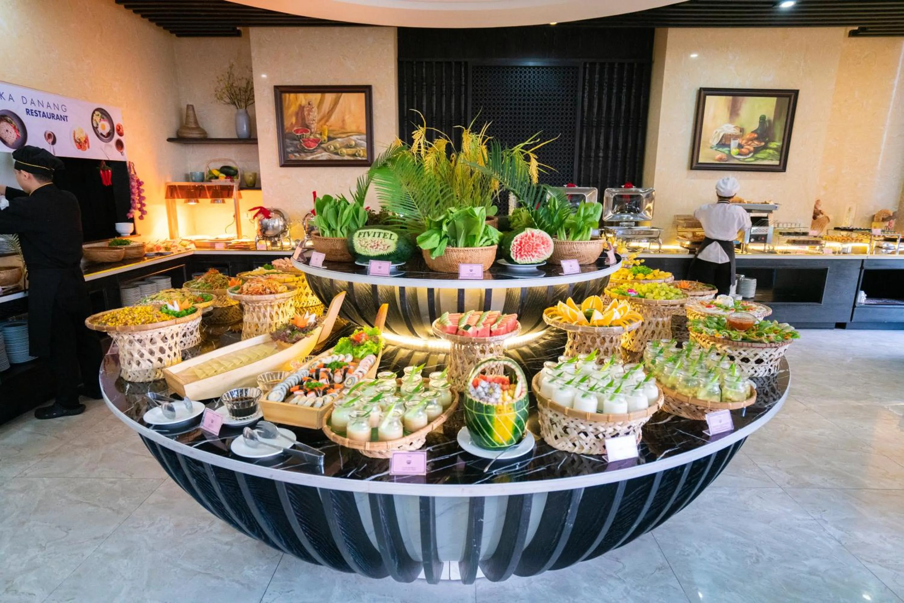 Restaurant/places to eat in Fivitel Da Nang