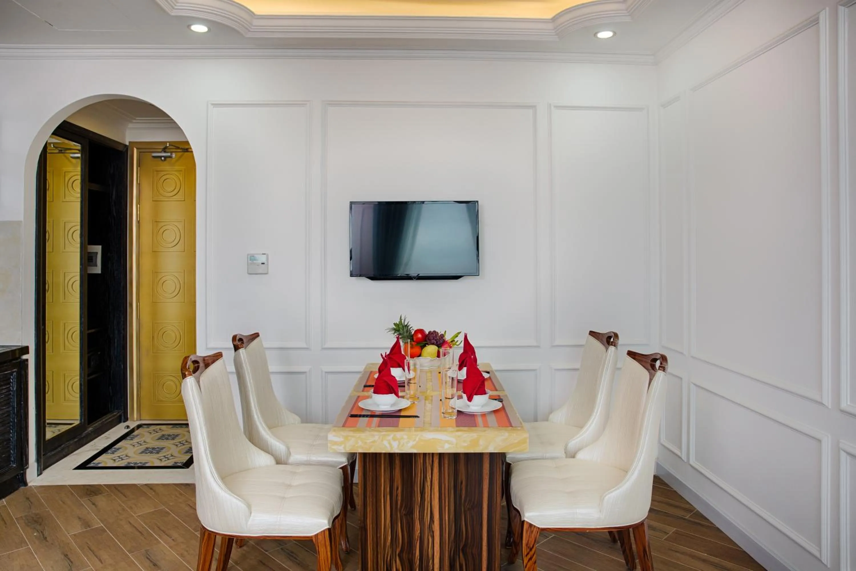 Dining area in Fivitel Da Nang