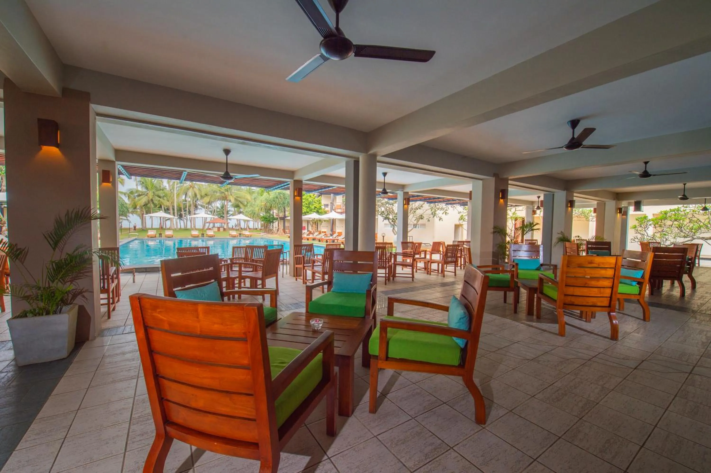 Restaurant/places to eat in Mermaid Hotel & Club