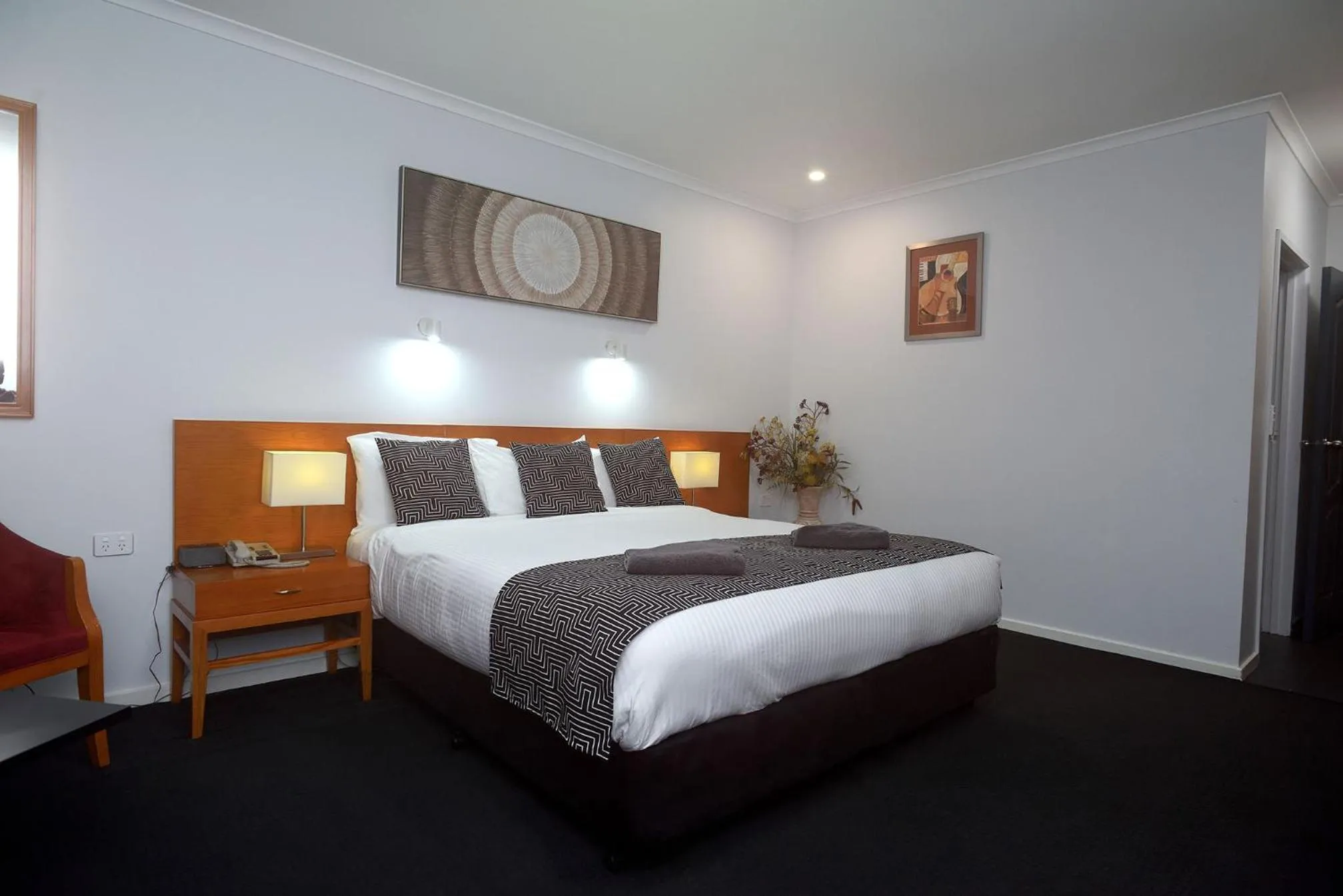 Bedroom, Bed in Horsham Mid City Court Motel