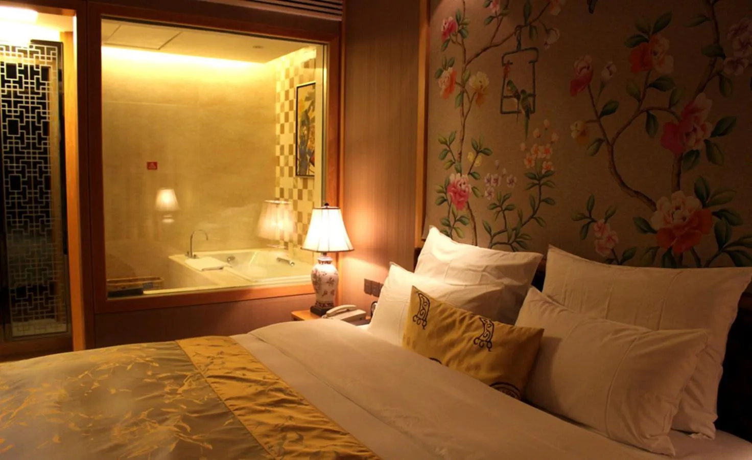 Bedroom, Bed in Panyu Hotel