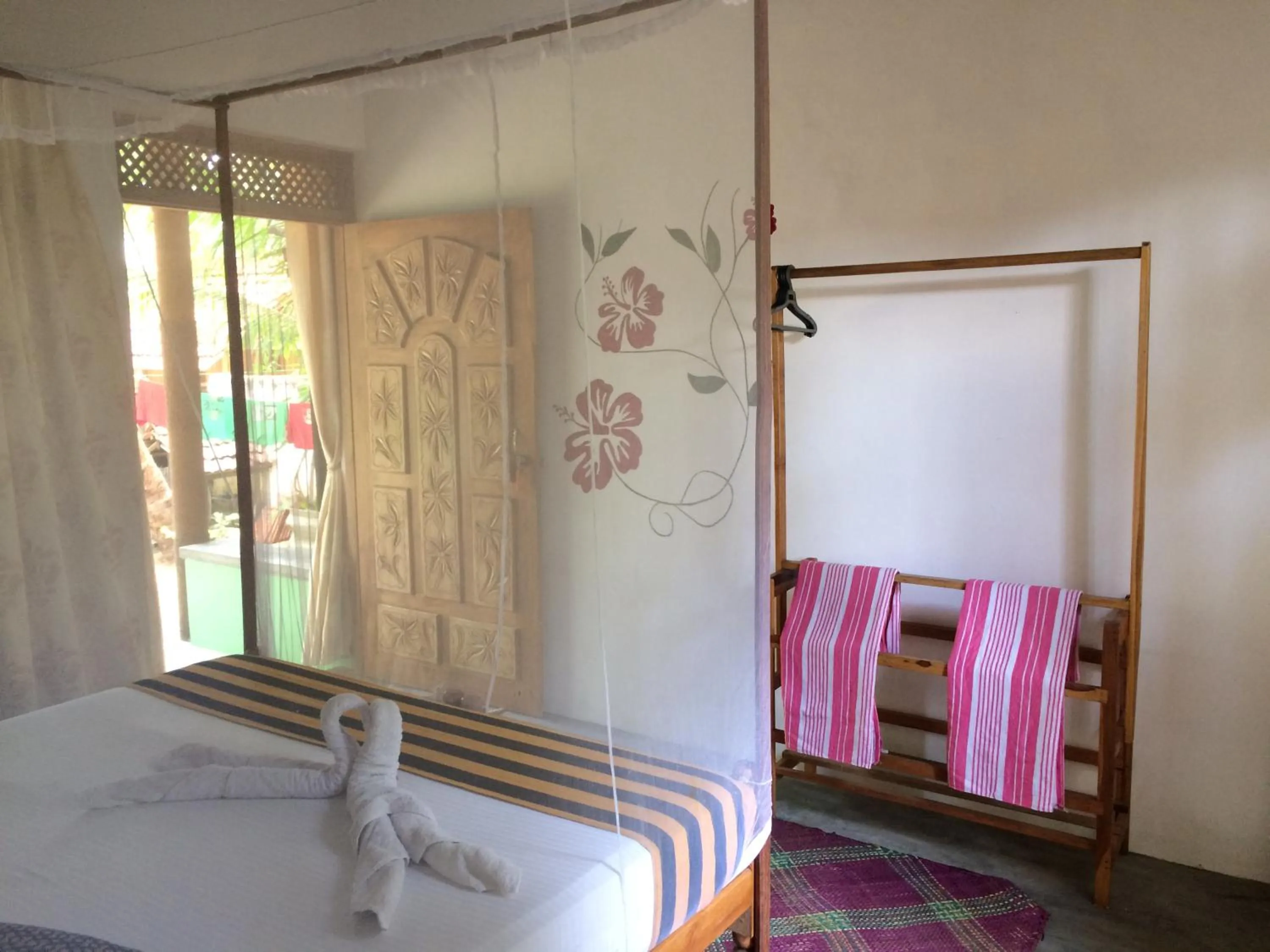 Bedroom, Bed in Nice Place Beach Hotel