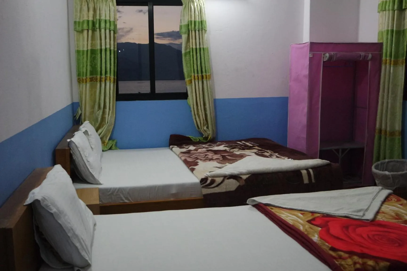 Restaurant/places to eat in Pokhara Youth Hostel