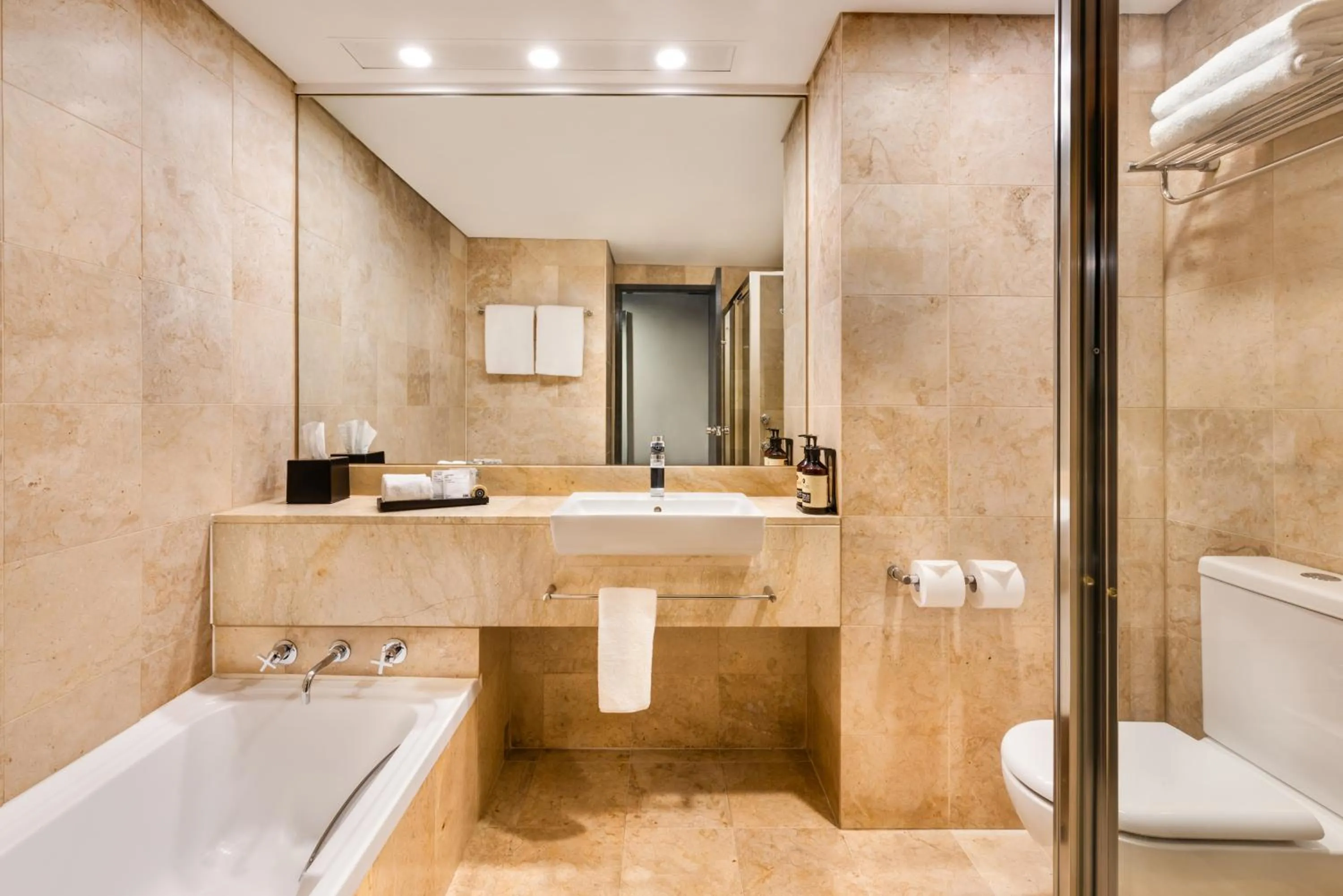 Toilet in PARKROYAL Darling Harbour, Sydney