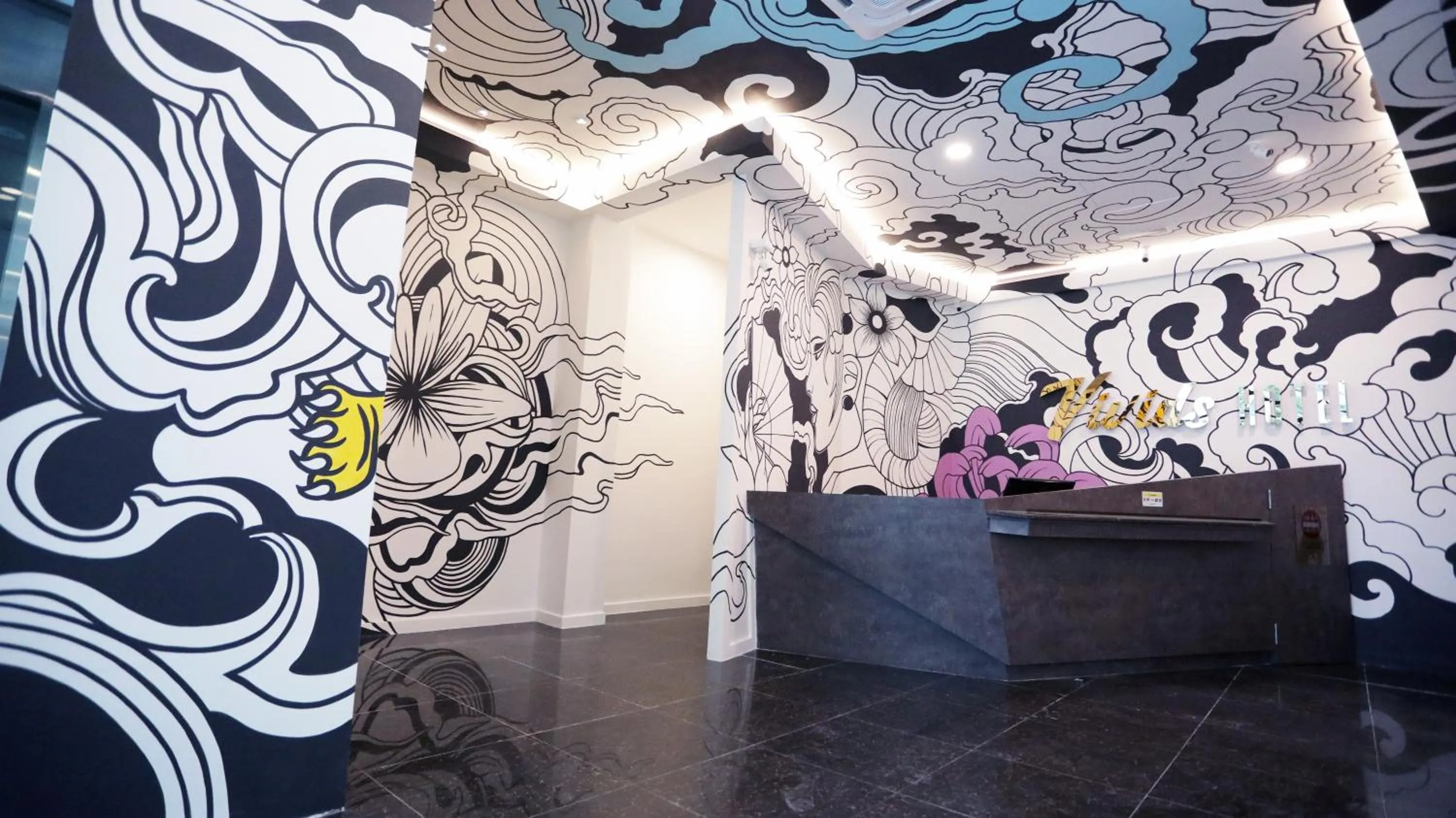 Lobby or reception in Vivids Hotel