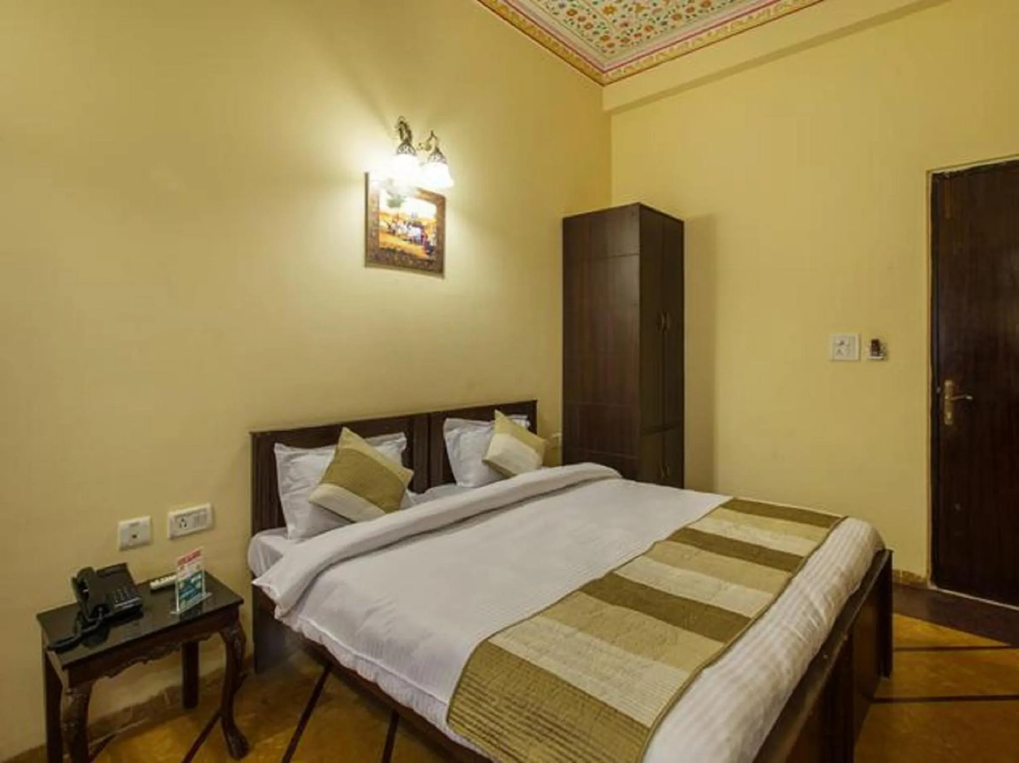 Photo of the whole room, Bed in Hotel Amer View