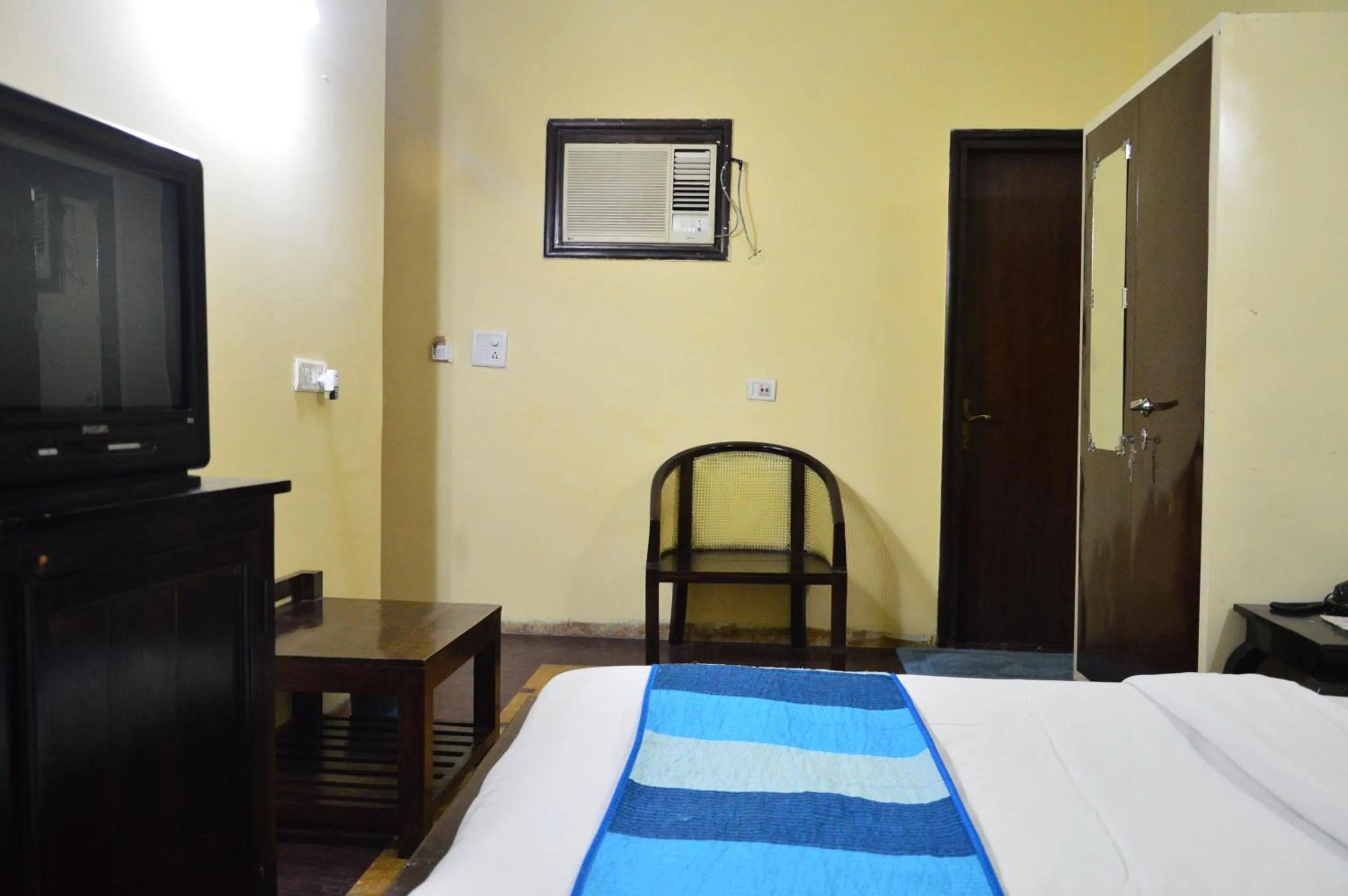 Bedroom, Bed in Hotel Amer View