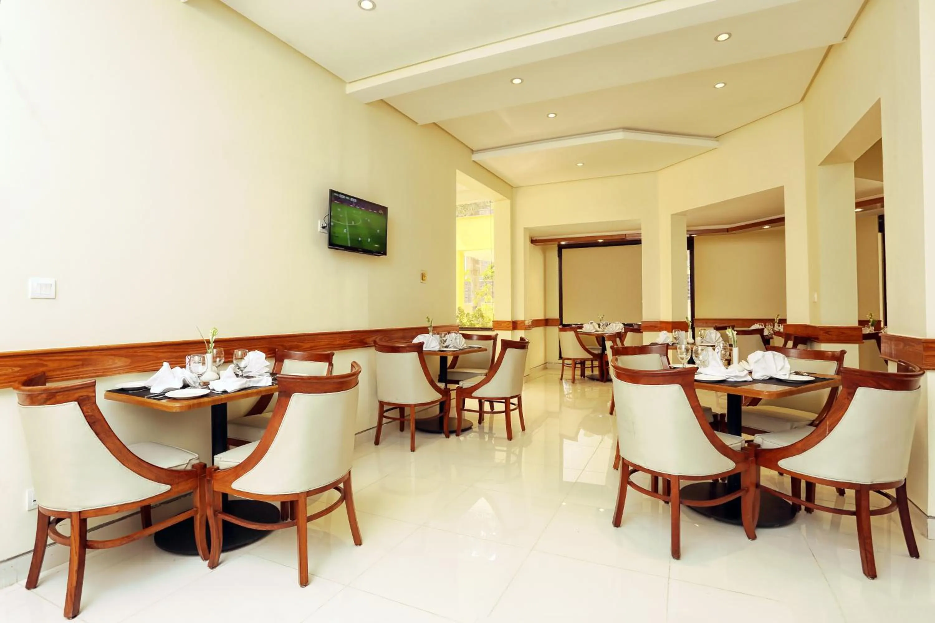 Restaurant/places to eat in Avari Boutique Multan