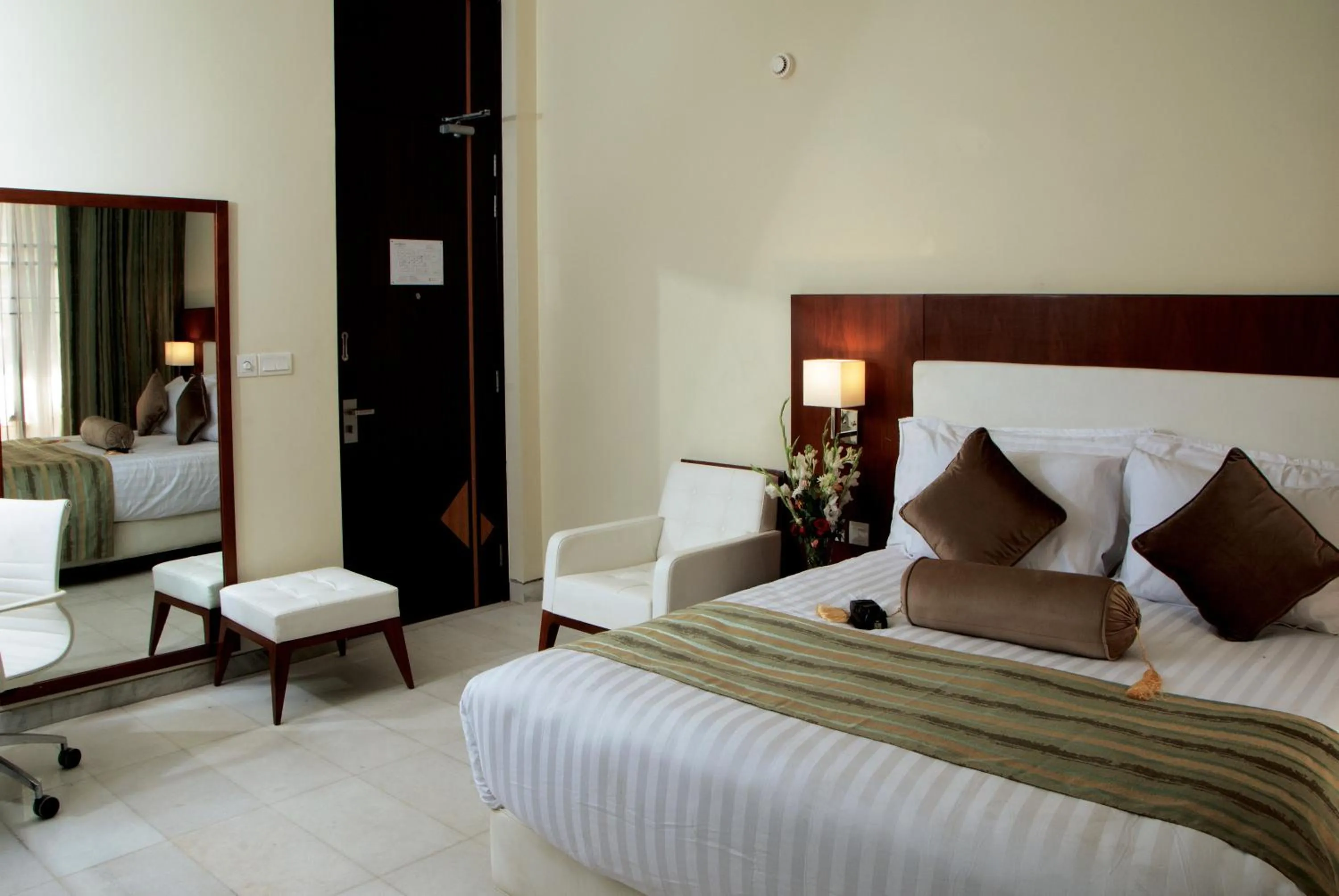 Bedroom, Bed in Avari Boutique Multan