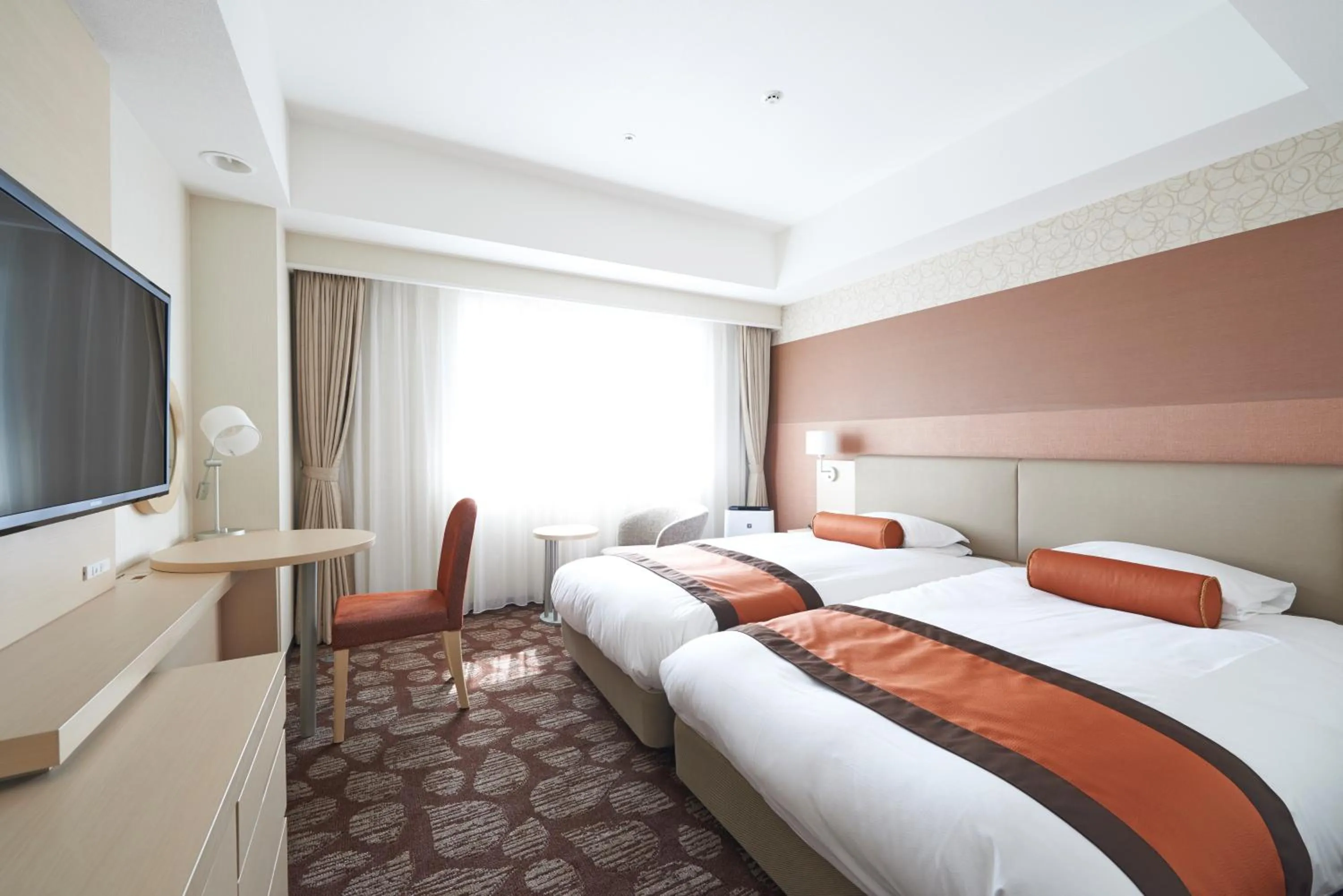 Photo of the whole room, Bed in Hopinn Aming